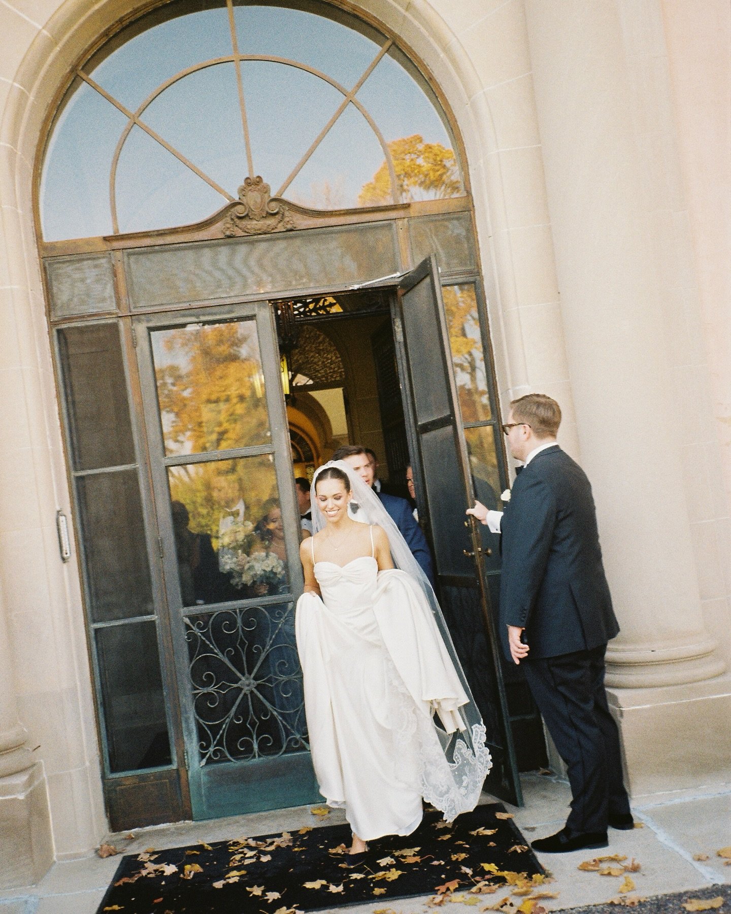 The best Christmas surprise&hellip; wedding film has arrived 😍 @m.w.collective even more special than I imagined ✨

Wedding dress: designed by the bride @drmaryella, sewn by @mira_couture
Wedding veil: 1800s family heirloom 
Wedding shoes: @badgleym