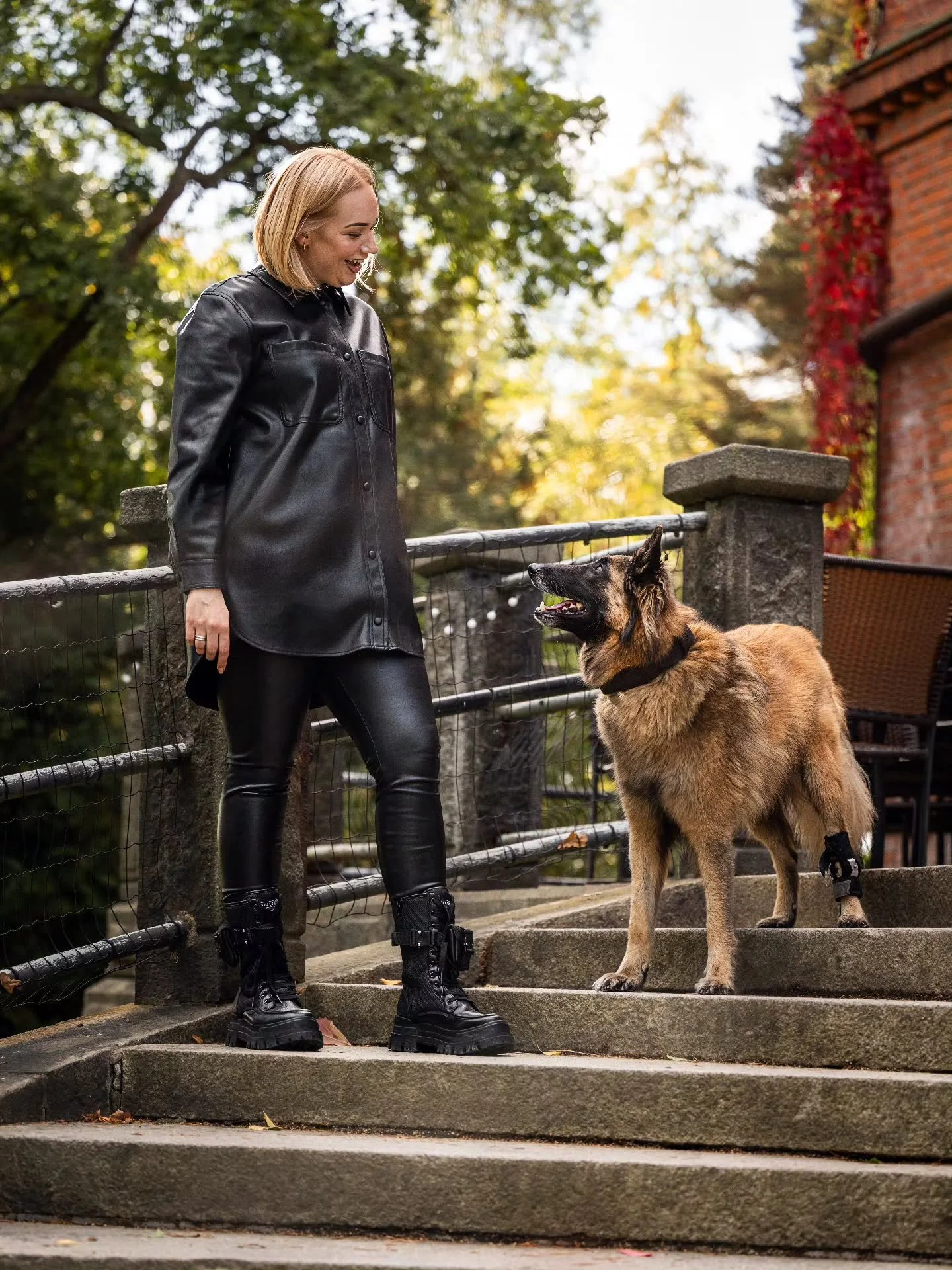 1. joulukuuta voi viel&auml; julkaista syksyisi&auml; kuvia, kun ensilumi ja talvikelitkin t&auml;&auml;ll&auml; vain k&auml;vi ja k&auml;&auml;ntyi. 🌬❄️🌧

Marvelin kanssa arki on ollut aika tasaista. Mit&auml; nyt hihnalenkkeily ja pieni toiminnan