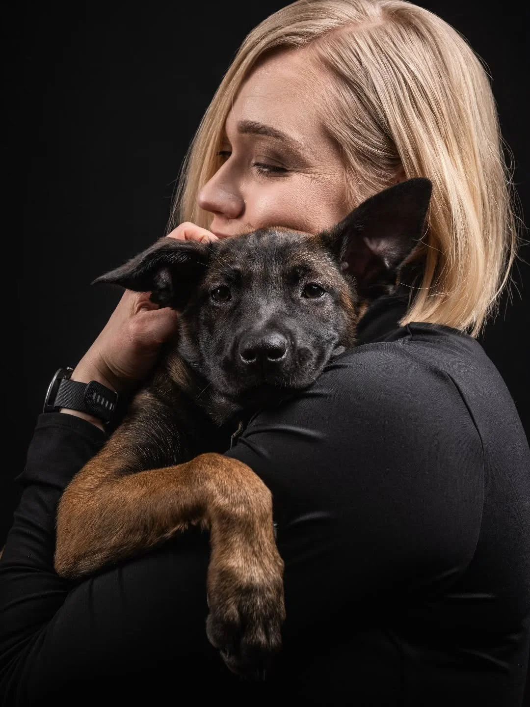 Uuteen viikkoon! 🧡🔥

Kuva @idaphotoss 🫶🏼

#belgianpaimenkoira #malinois #pelastuskoira #koirankouluttaja