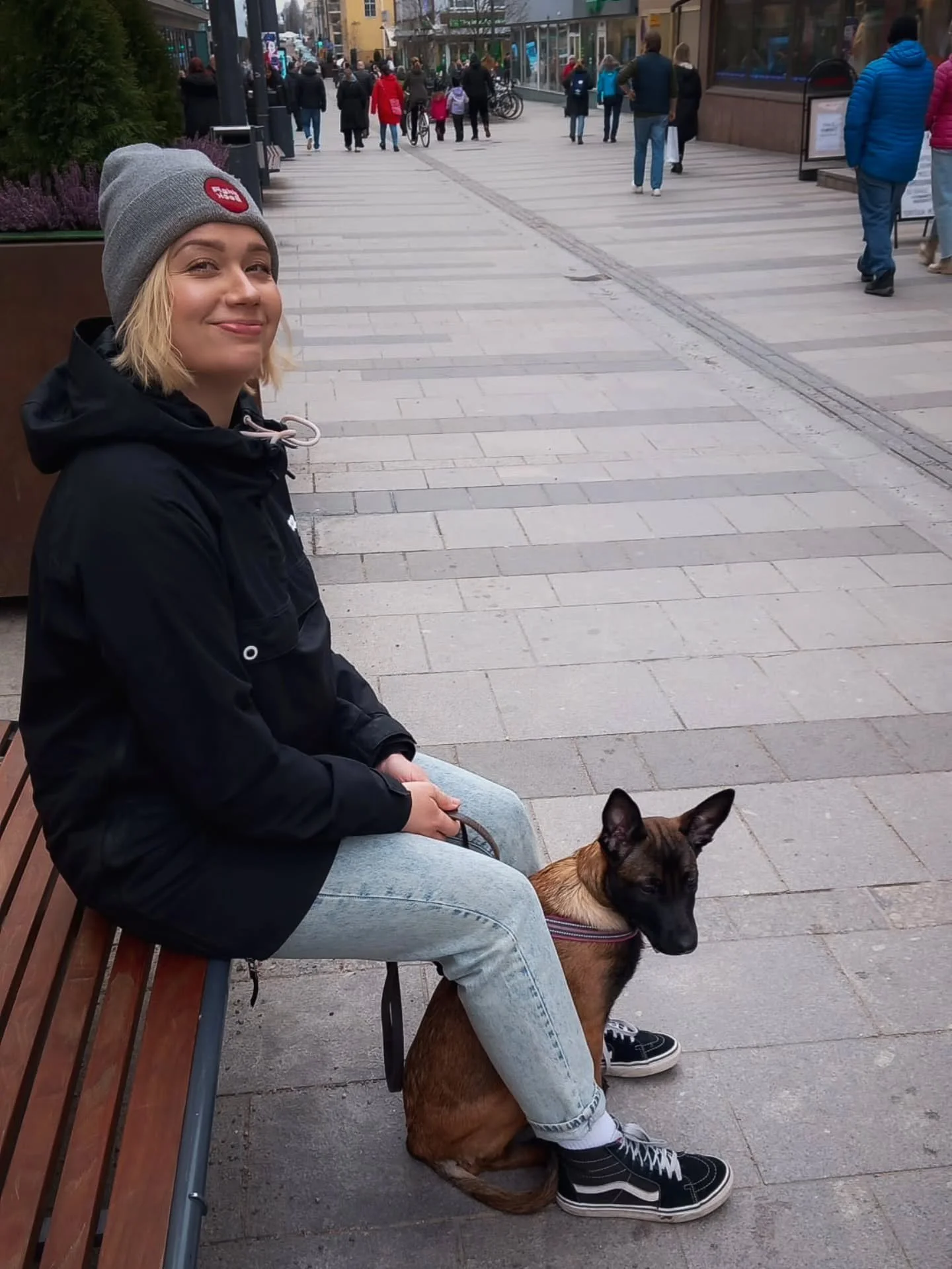 Kyll&auml; se niin on, ett&auml; jos joku k&auml;&auml;nt&auml;&auml; ihmisten p&auml;&auml;t niin se on koiranpentu. 😂 

#malinois #belgianpaimenkoira #belgianmalinois