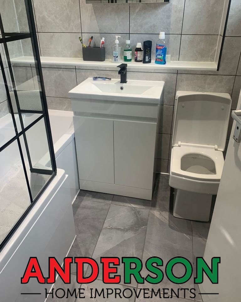 Scroll to the end to see the before ➡️

We haven't had the opportunity to do that many black/grey bathrooms so when our client came to us and told us what they were after I was so excited!!!

Amazing workmanship as always from none other than our Bon