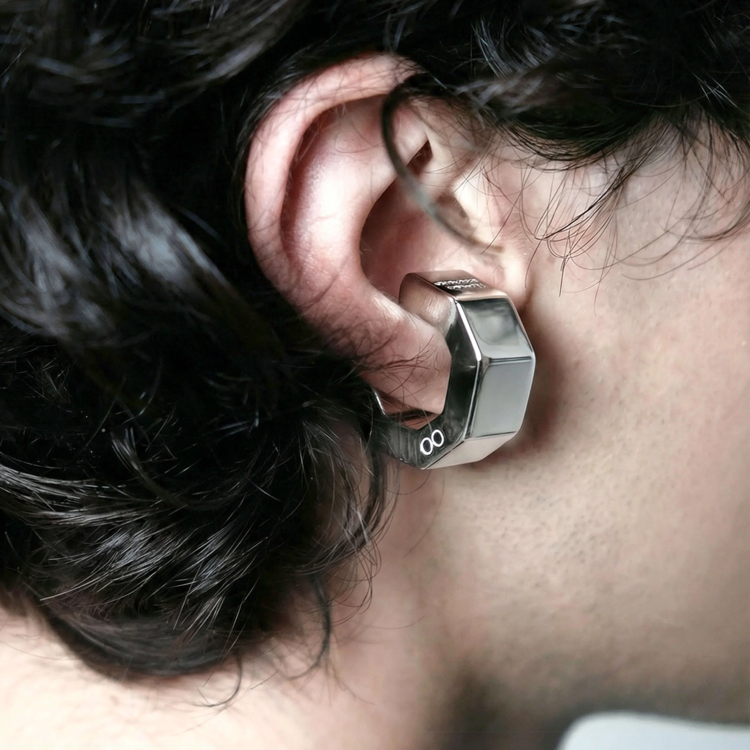 theo-earcuff-closeup-boulon-florence-moorhead2.jpg