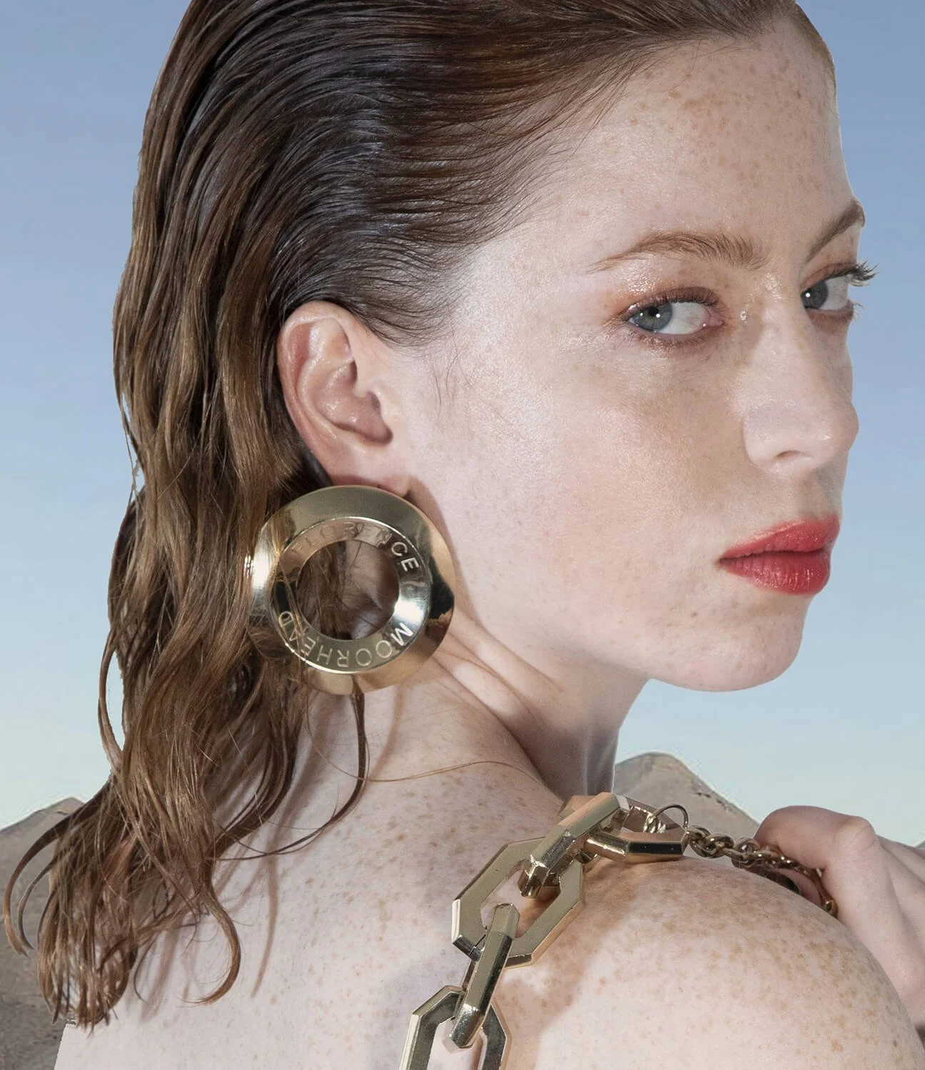 grandes boucles d'oreilles anneaux or