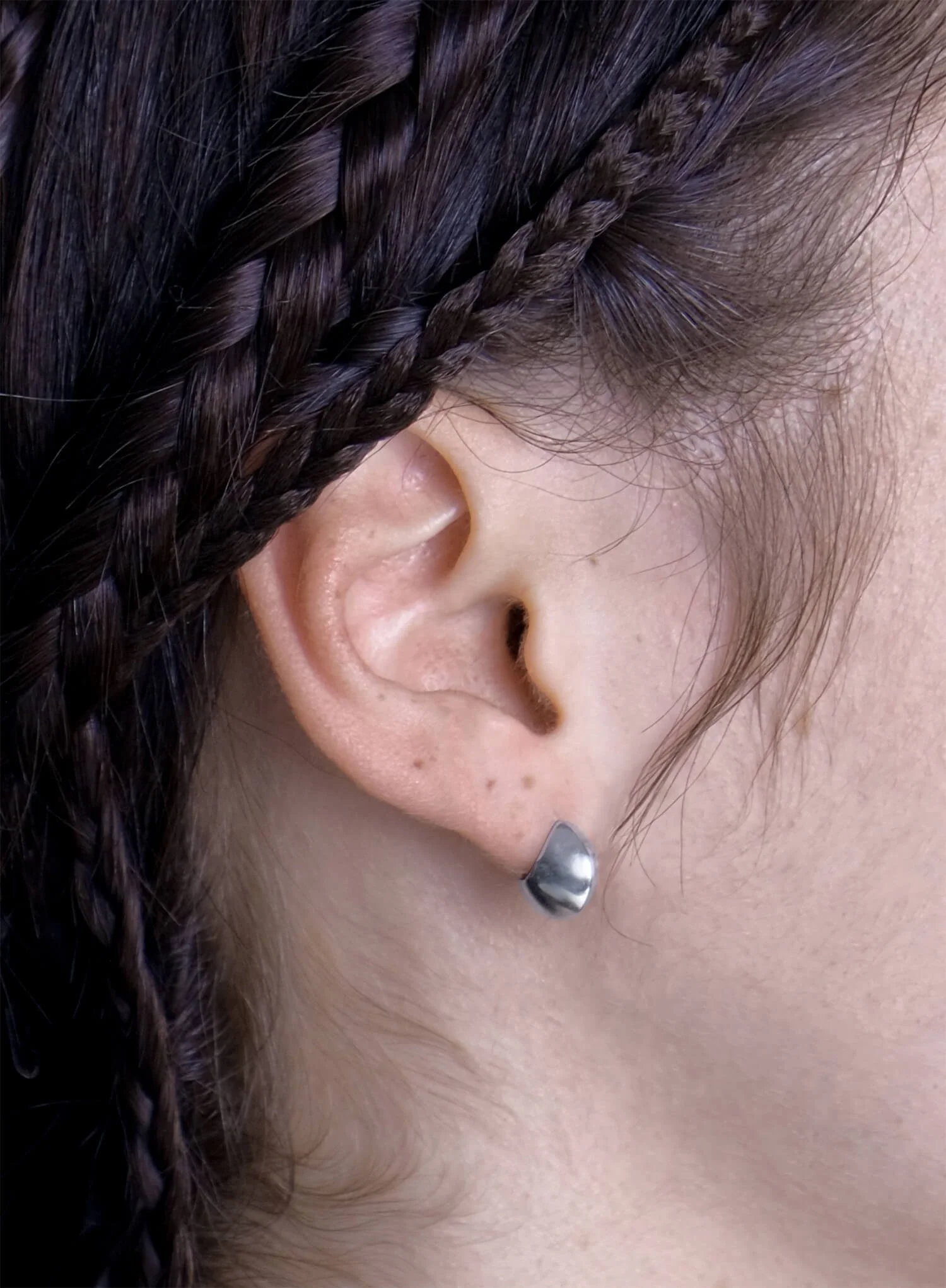 petites boucles d'oreilles lune en argent