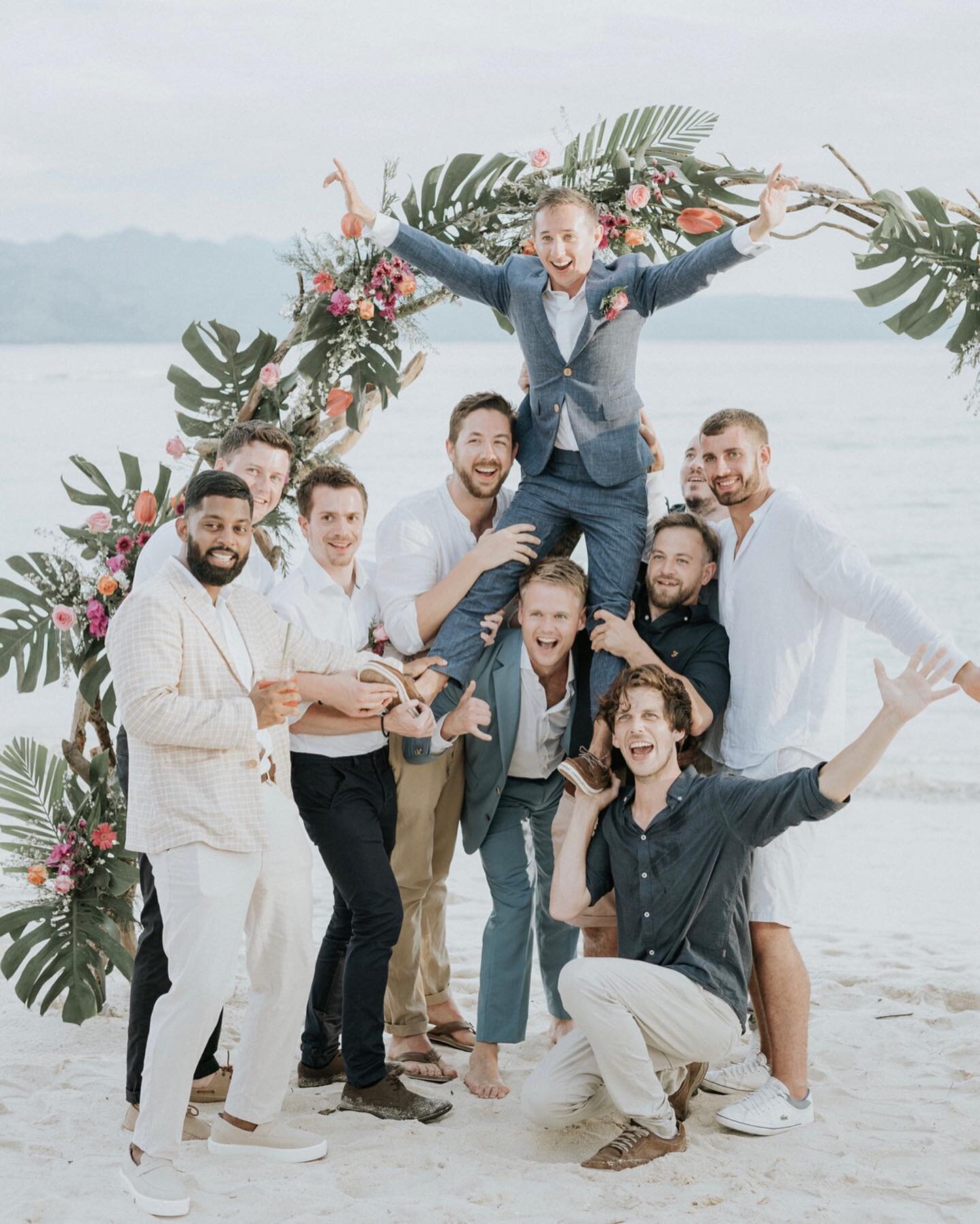Hailing all the way from the UK to Lombok!
Lisa and Luke are a couple whose unique story has left me utterly inspired.

When they first booked me for their intimate wedding in the tropical paradise of Gili Trawangan, Lombok in 2019, I knew I was in f