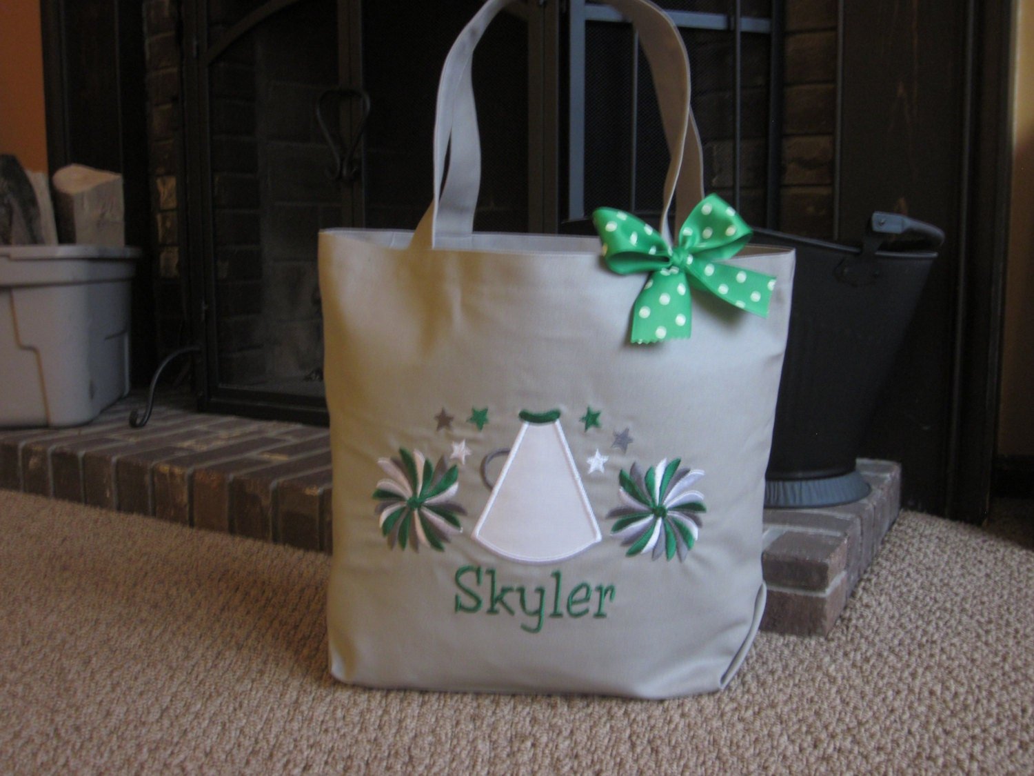 https://i.etsystatic.com/5137898/r/il/747d8c/1140096210/il_fullxfull.1140096210_bcqh.jpg