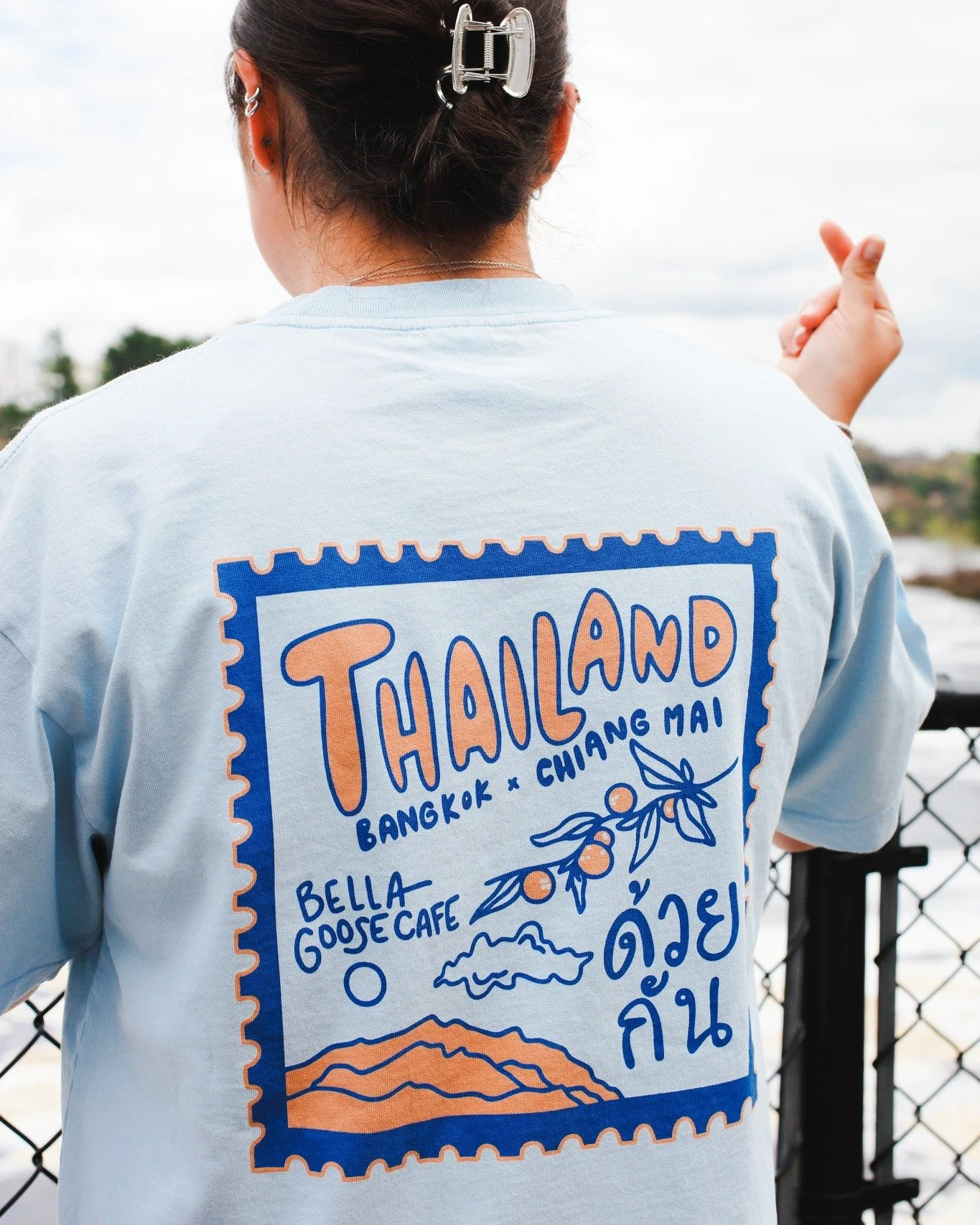 Special Merch Drop 🇹🇭 @bellagooseth edition! 

Made by barista @lexiballard, this tee celebrates our amazing cafes in Thailand! 

Despite being across the world from each other, we're always amazed how something like coffee can bring people togethe