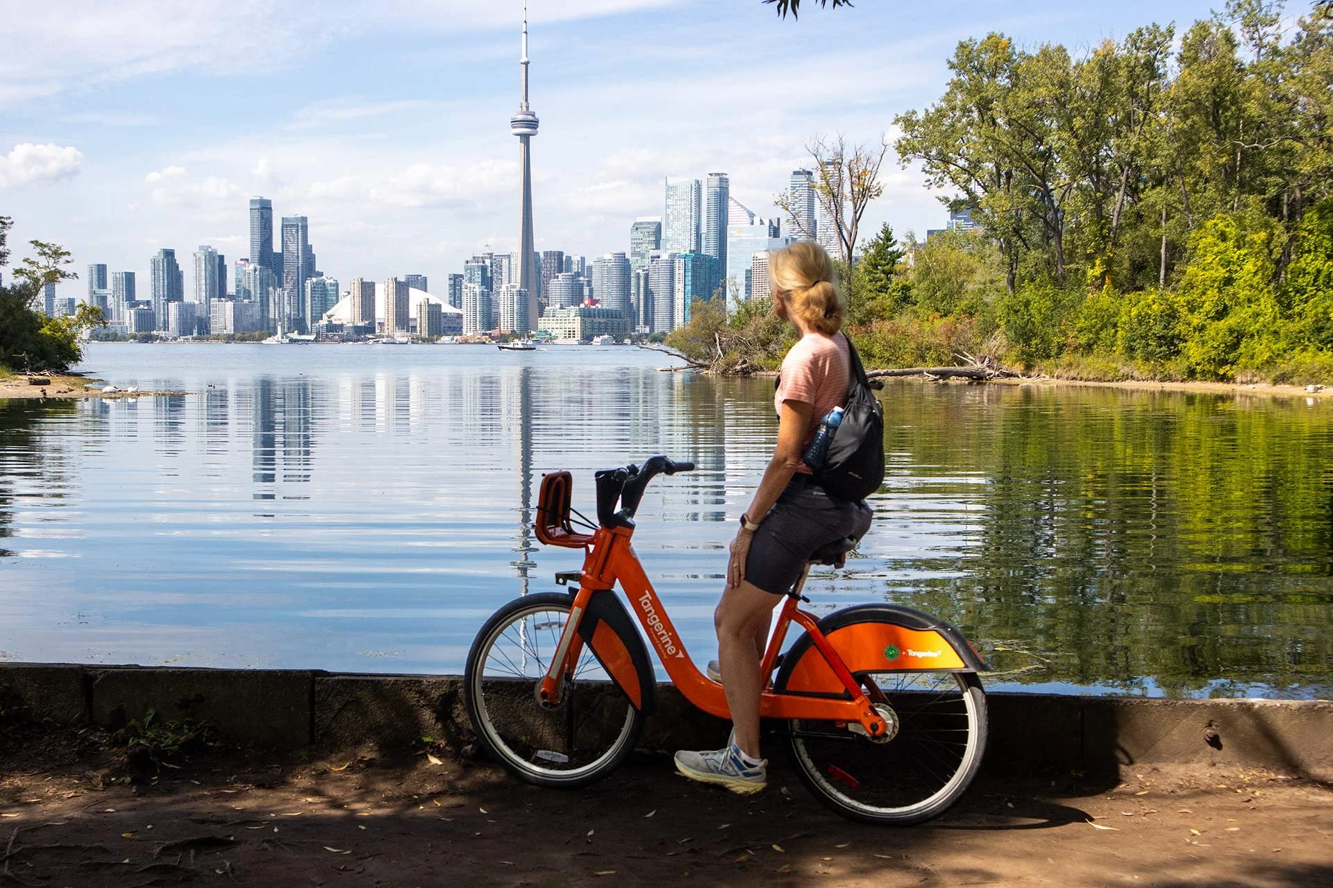 A cyclist enjoying Toronto views from Centre Island.
