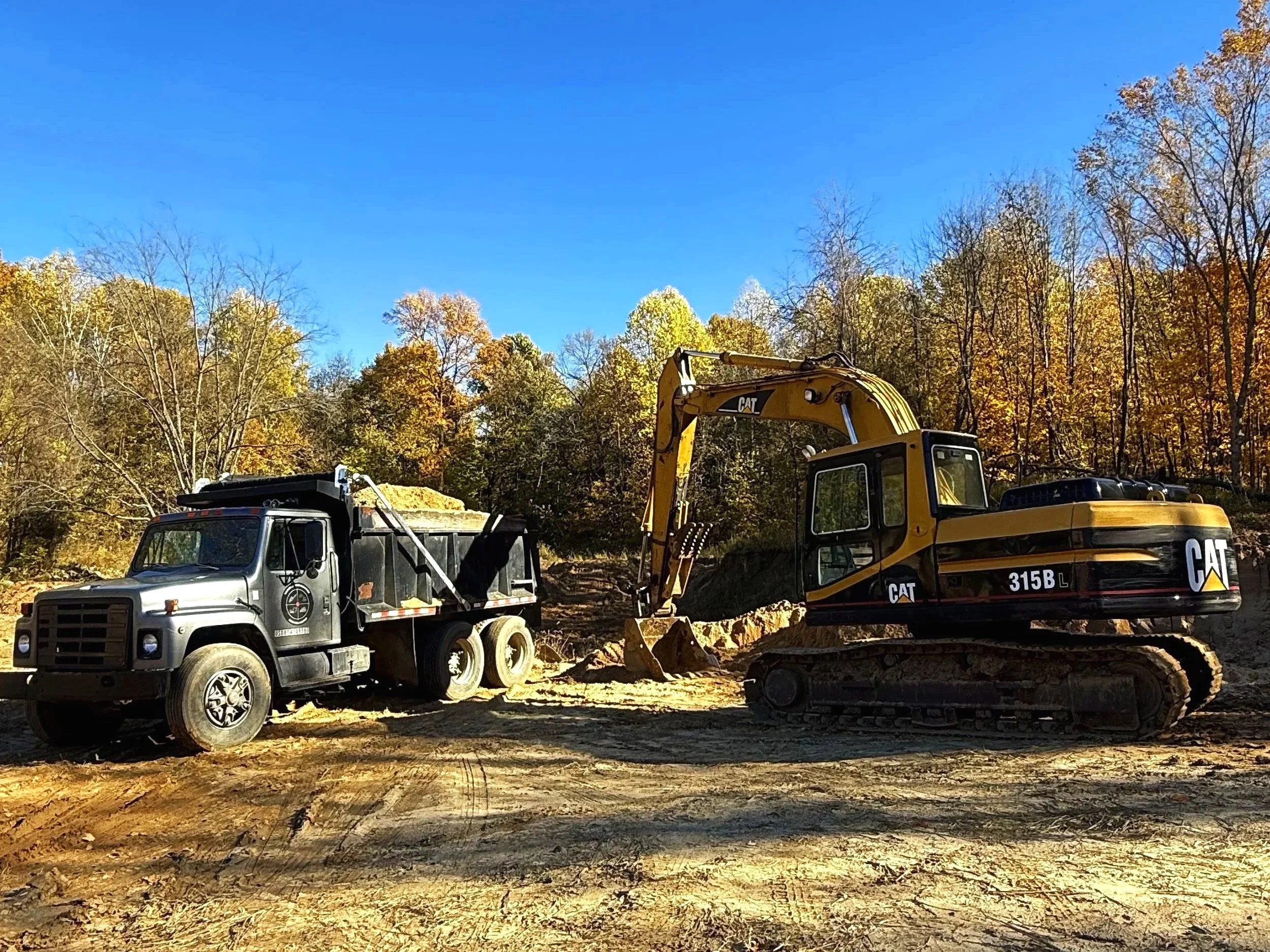 
Hauling dirt, sand, topsoil, crushed asphalt, and more!