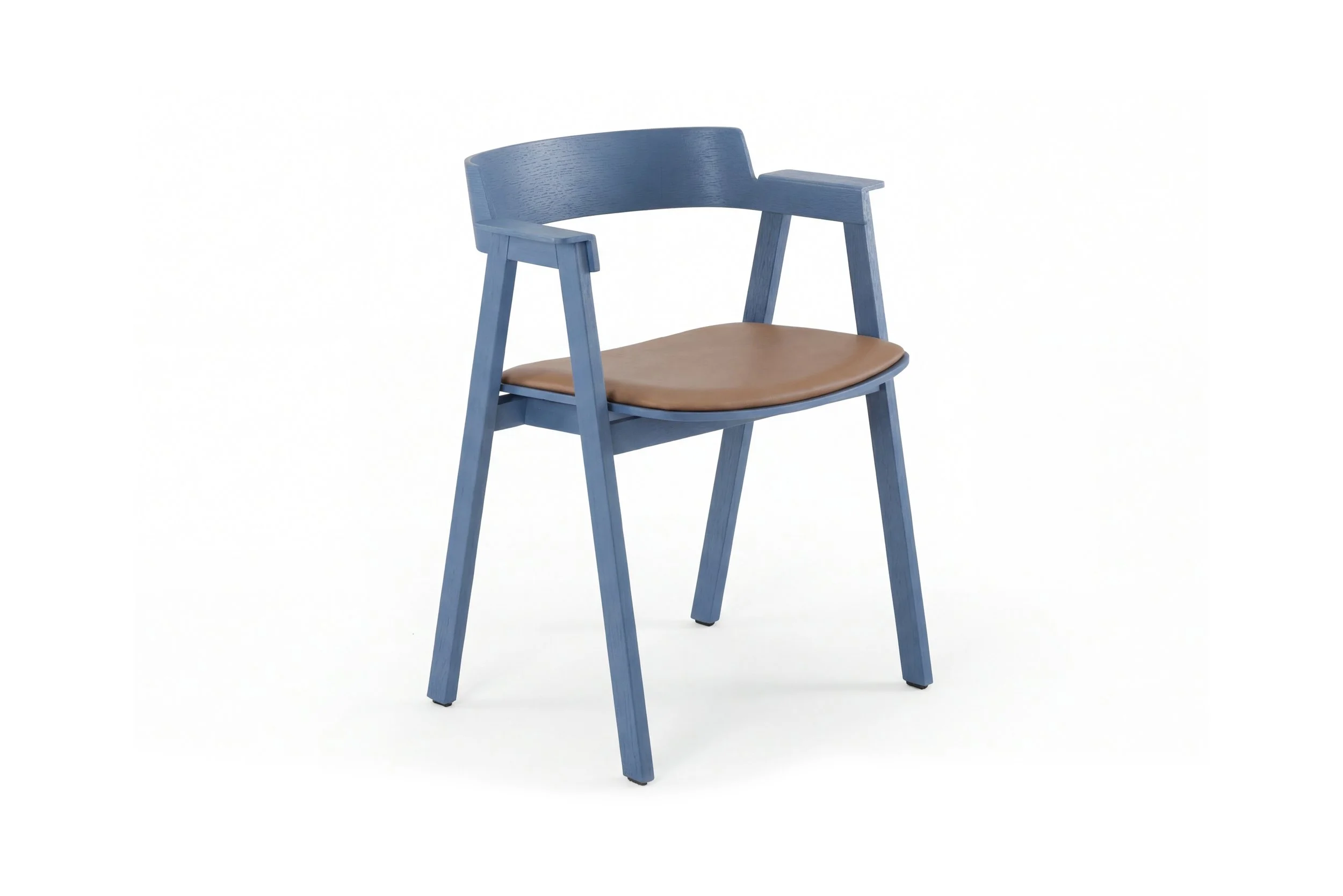 flip-chair-lacquered-oak-5014-blue-silk-leather-SIL0258-nougat-00-1-gazzda (1).jpg