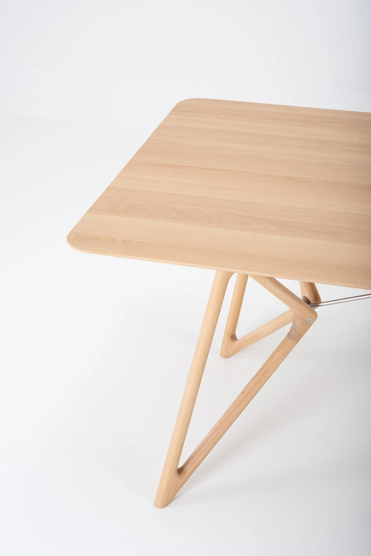 st-tink-table-oak-white-1015-4-gazzda.jpg