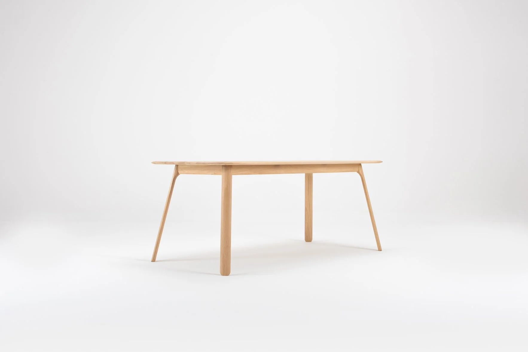 st-teska-table-180x90x75-oak-white-1015-3-gazzda.jpg