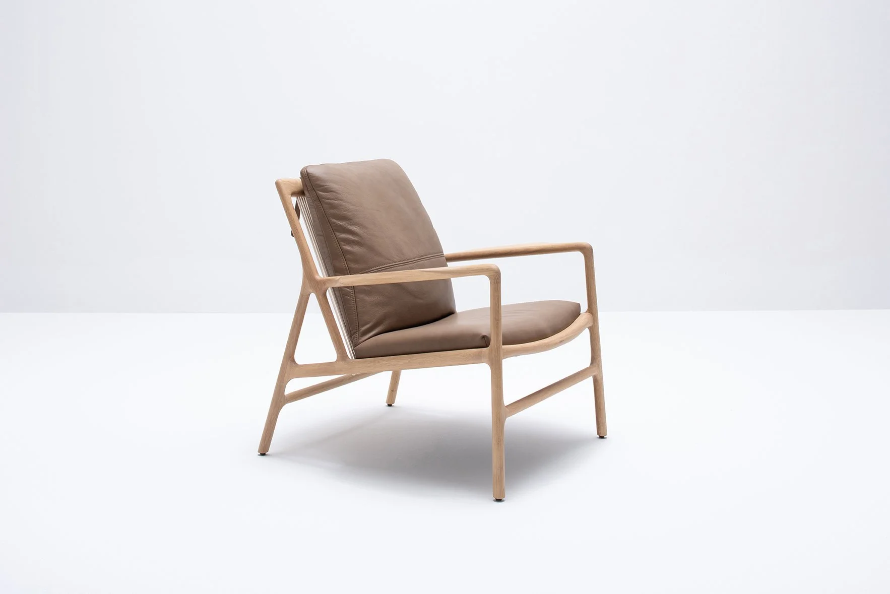 dedo-easy-chair-oak-white-1015-dakar-leather-stone-1436-2-gazzda 72.jpg
