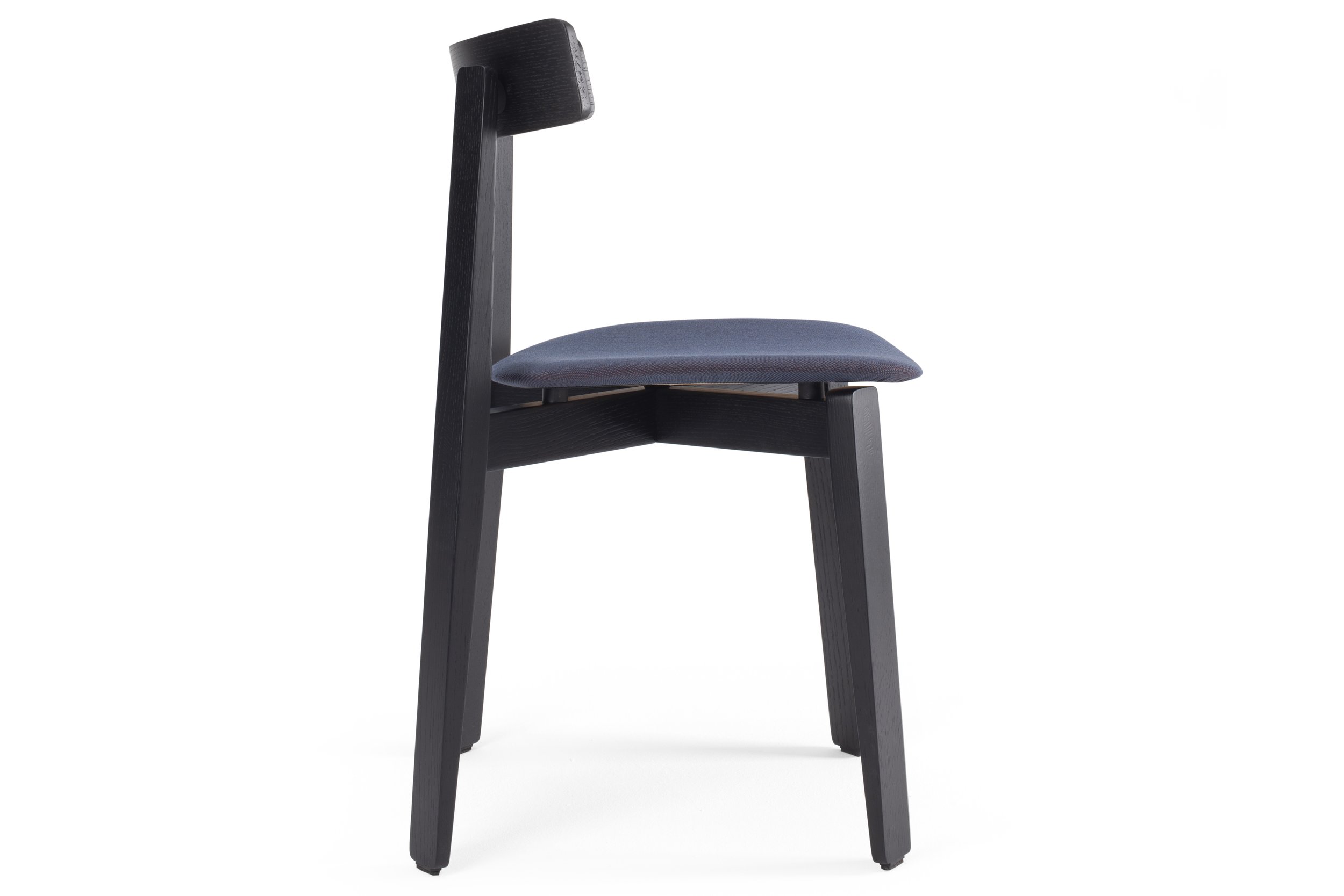 nora-chair-45x47x79-oak-lacquer-black-9005-1-steelcut-trio-0776-2-gazzda.jpg