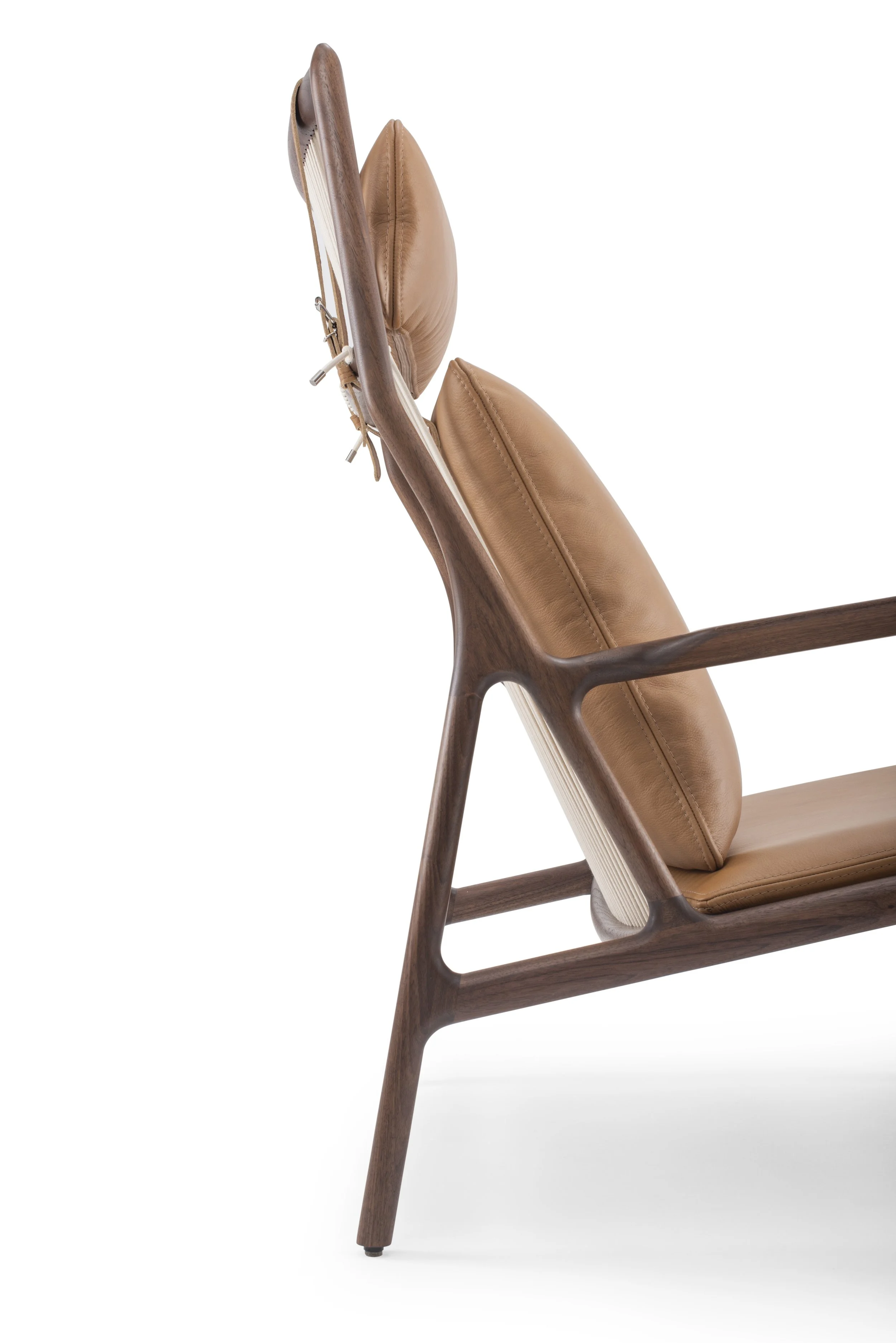dedo-lounge-chair-walnut-natural-1510-dakar-leather-whisky-2732-2-gazzda.jpg