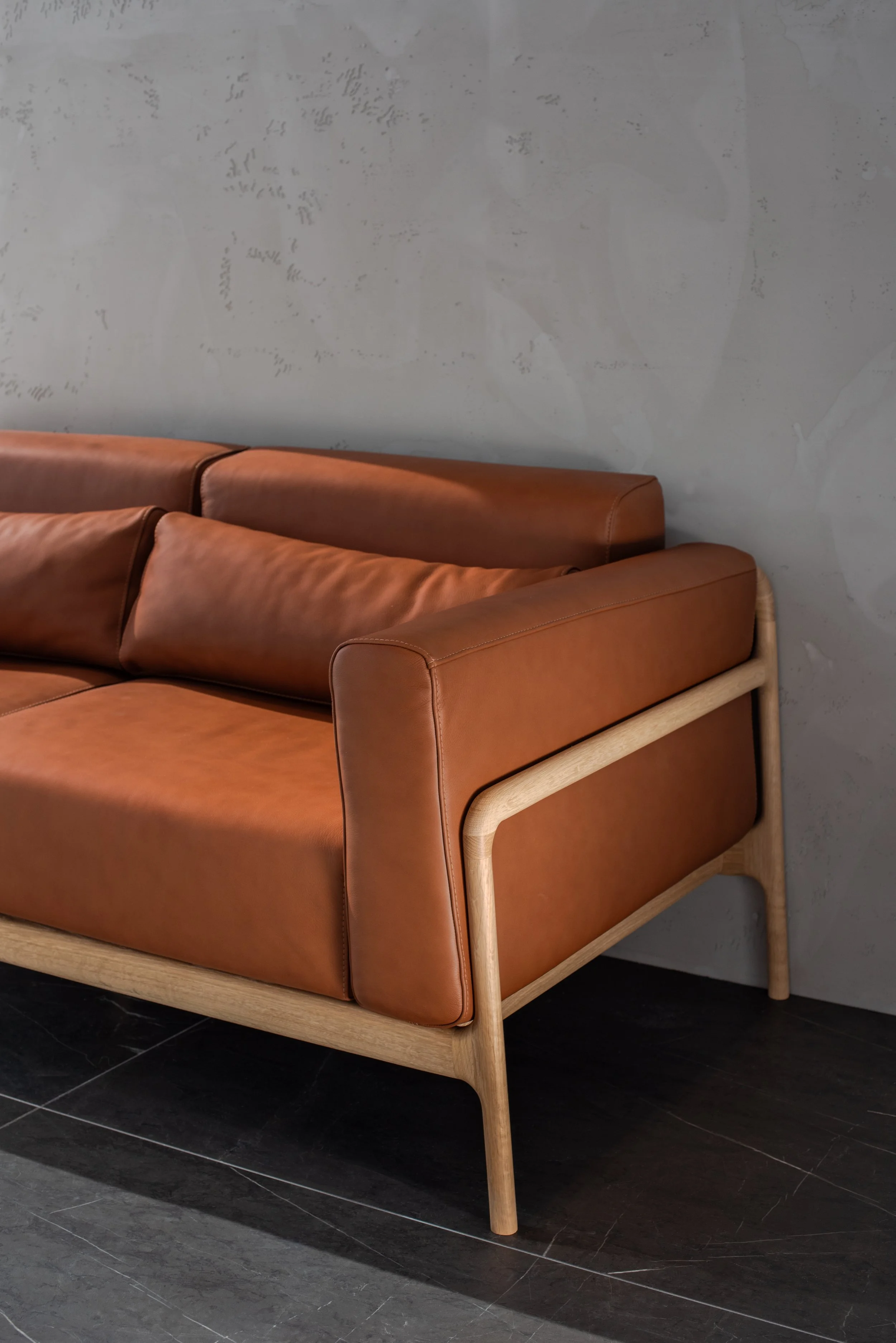 fawn-sofa-dakar-whisky-2732-00-2-gazzda (2).jpg