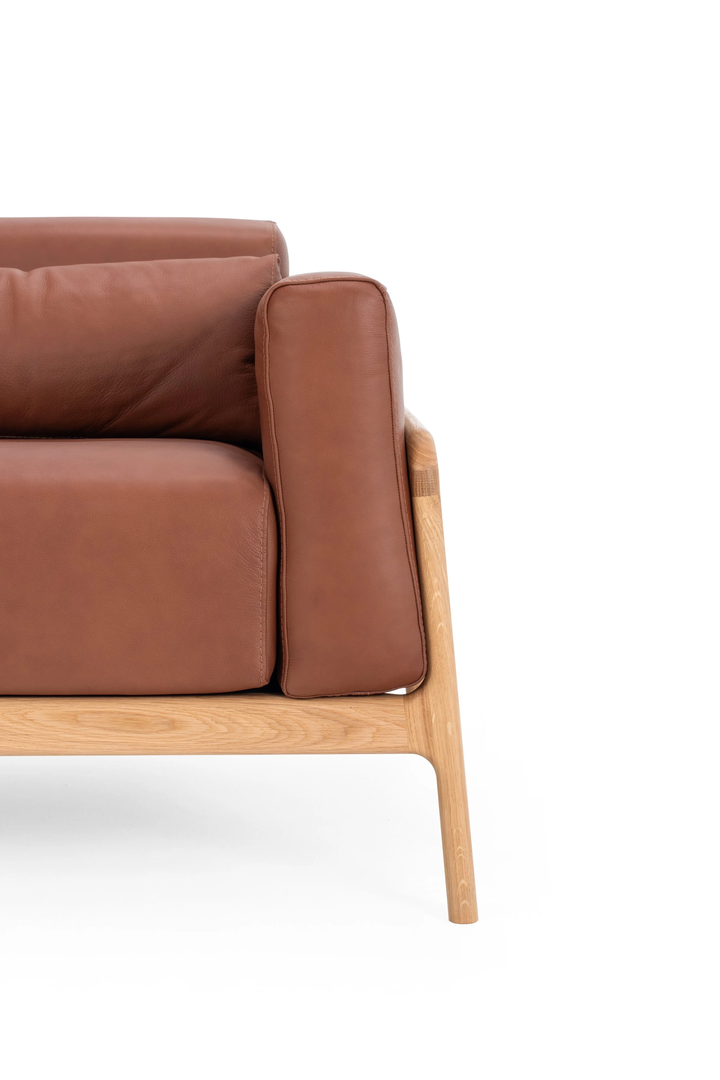 fawn-armchair-90x88x86-oak-natural-dakar-whisky-2732-2026-4-gazzda (1).jpg