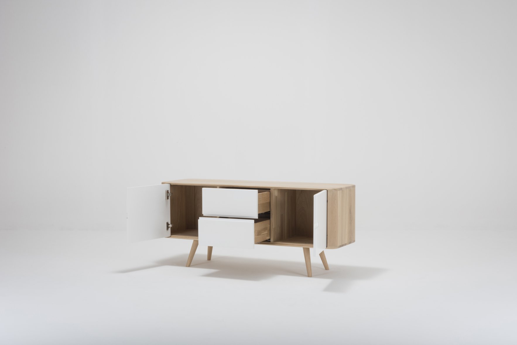 st-ena-sideboard-135x42x60-oak-white-1015-mdf-white-lacquered-ral-9010-7-gazzda.jpg