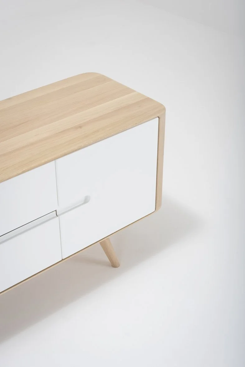 st-ena-sideboard-135x42x60-oak-white-1015-mdf-white-lacquered-ral-9010-14-gazzda.jpg