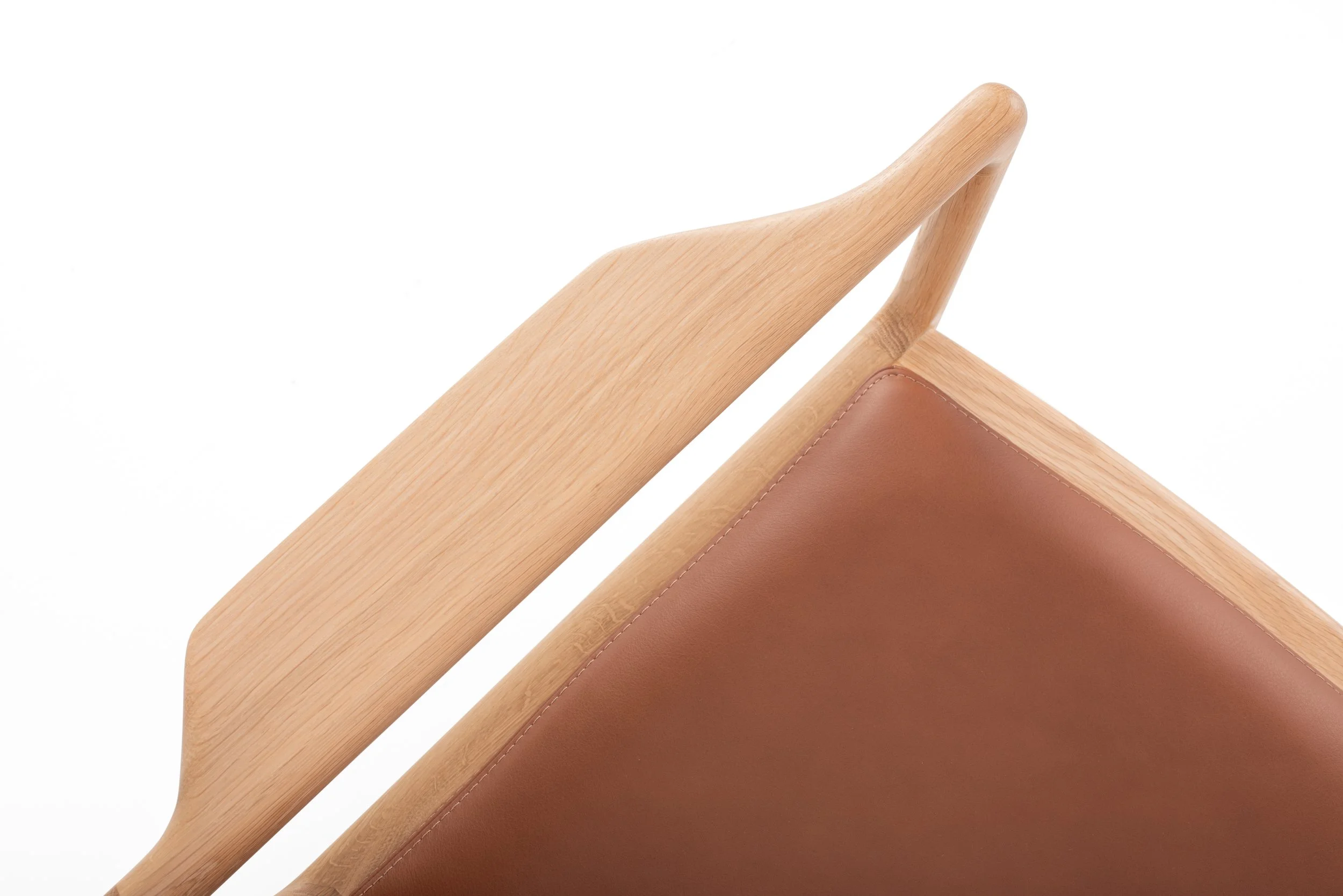 dedo-easy-chair-oak-white-1015-dakar-leather-whisky-2732-0-0-5-gazzda (1).jpg