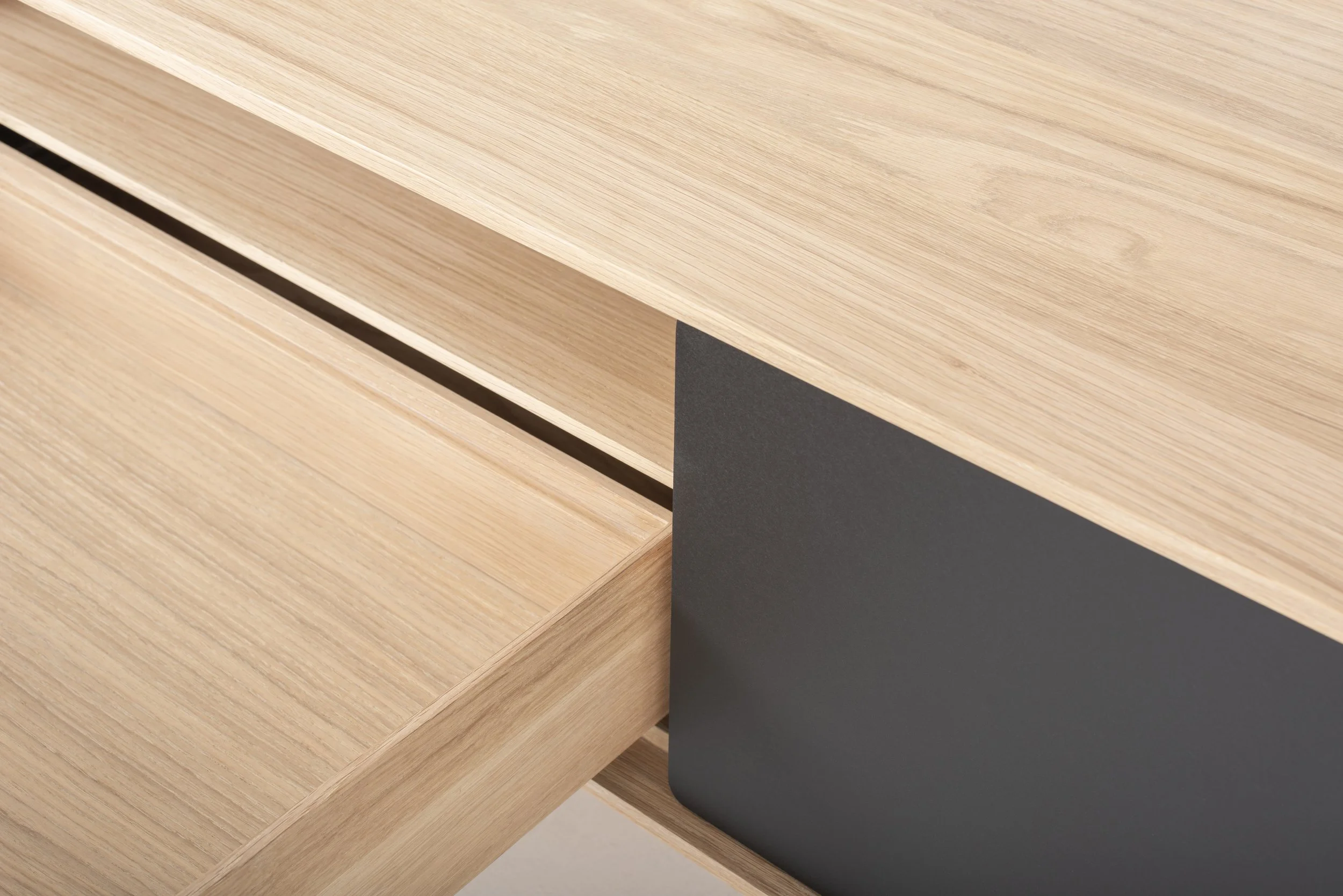 st-fina-lowboard-three-drawers-200x45x48-oak-white-1015-linoleum-nero-4023-15-gazzda.jpg
