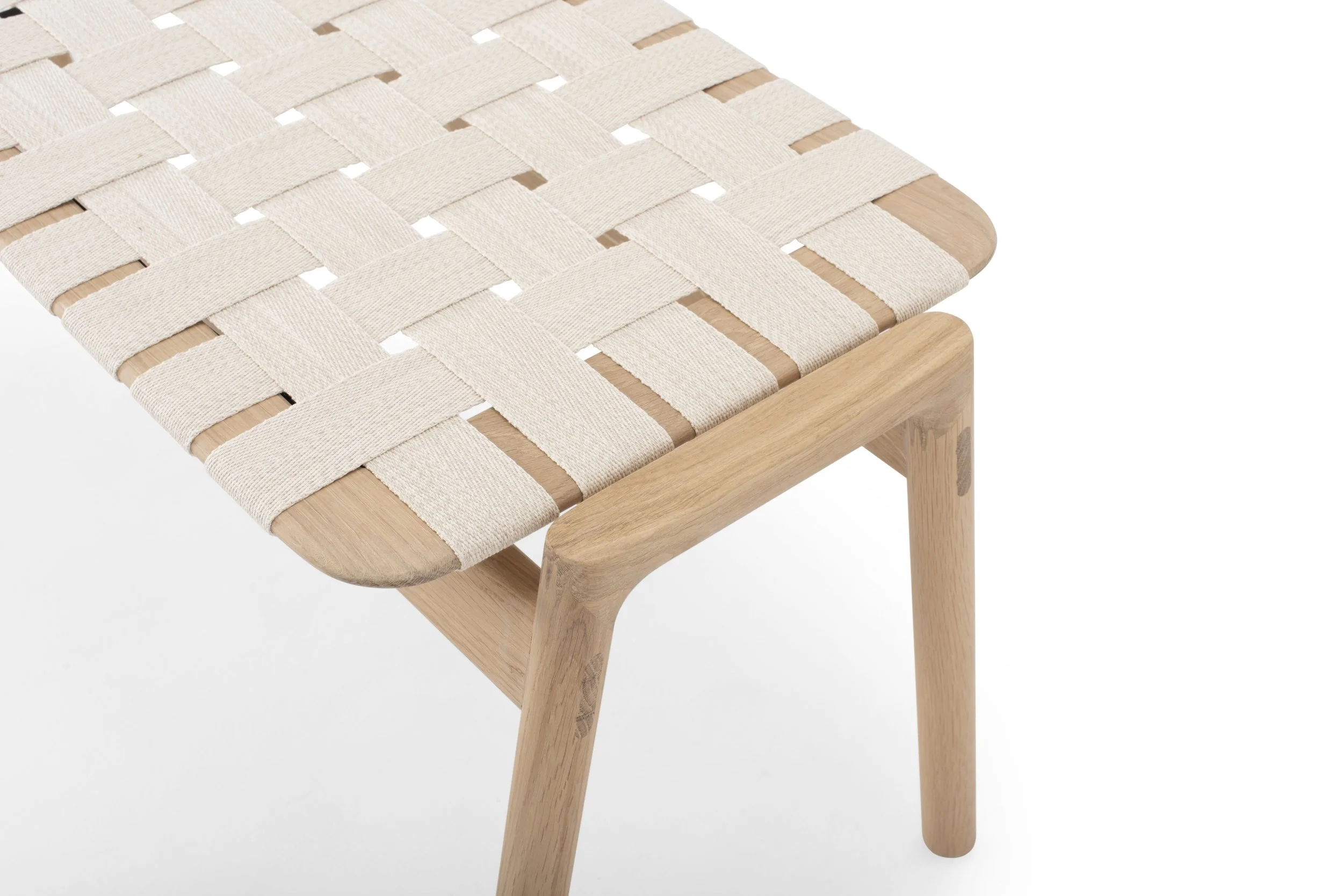 bench-klupa-120x45-oild-oak-white-1015-cotton-webbing-herringbone-natural-beige-4-gazzda (2).jpg