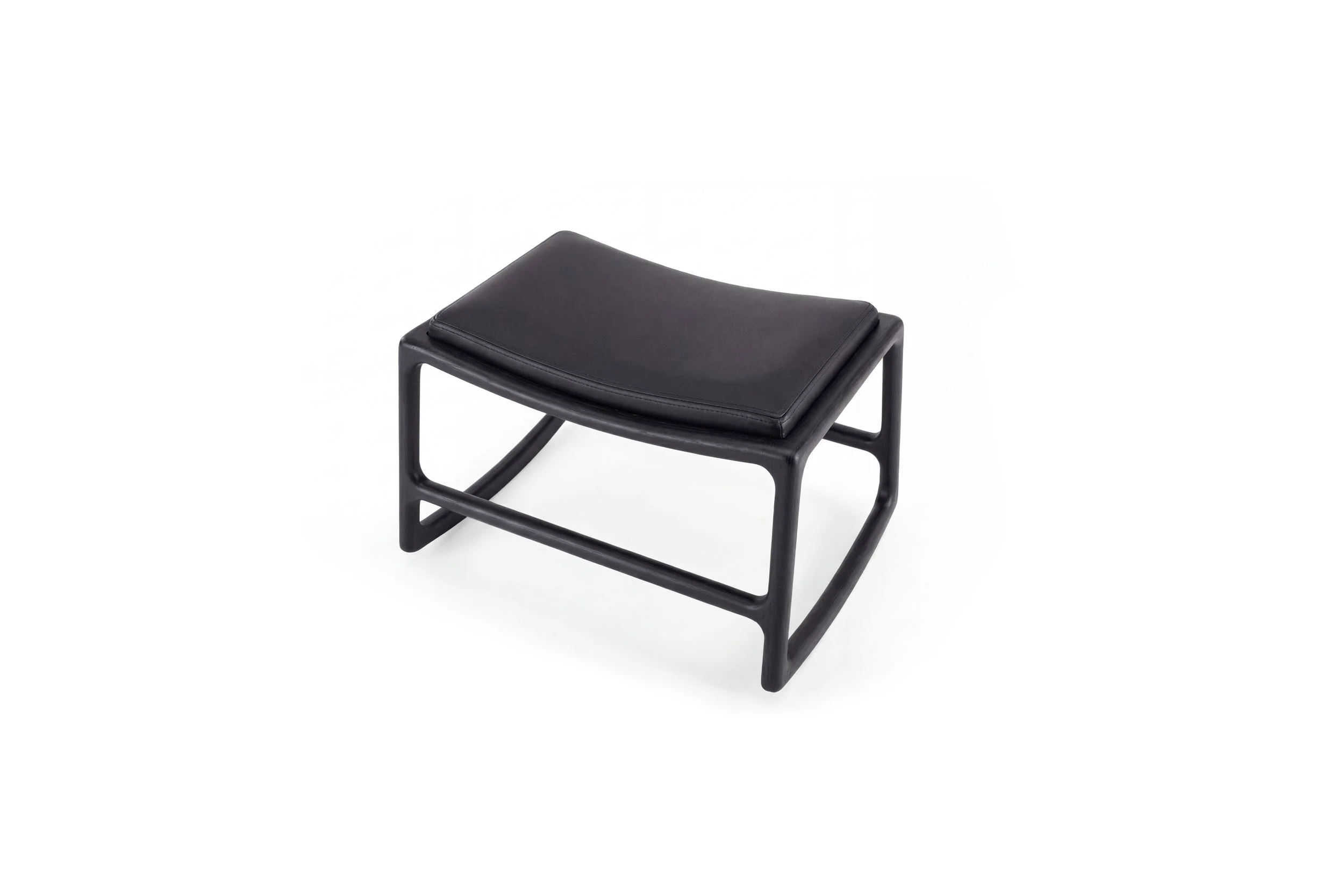 dedo-footstool-oak-lacquer-black-9005-dakar-leather-black-0500-2-gazzda.jpg