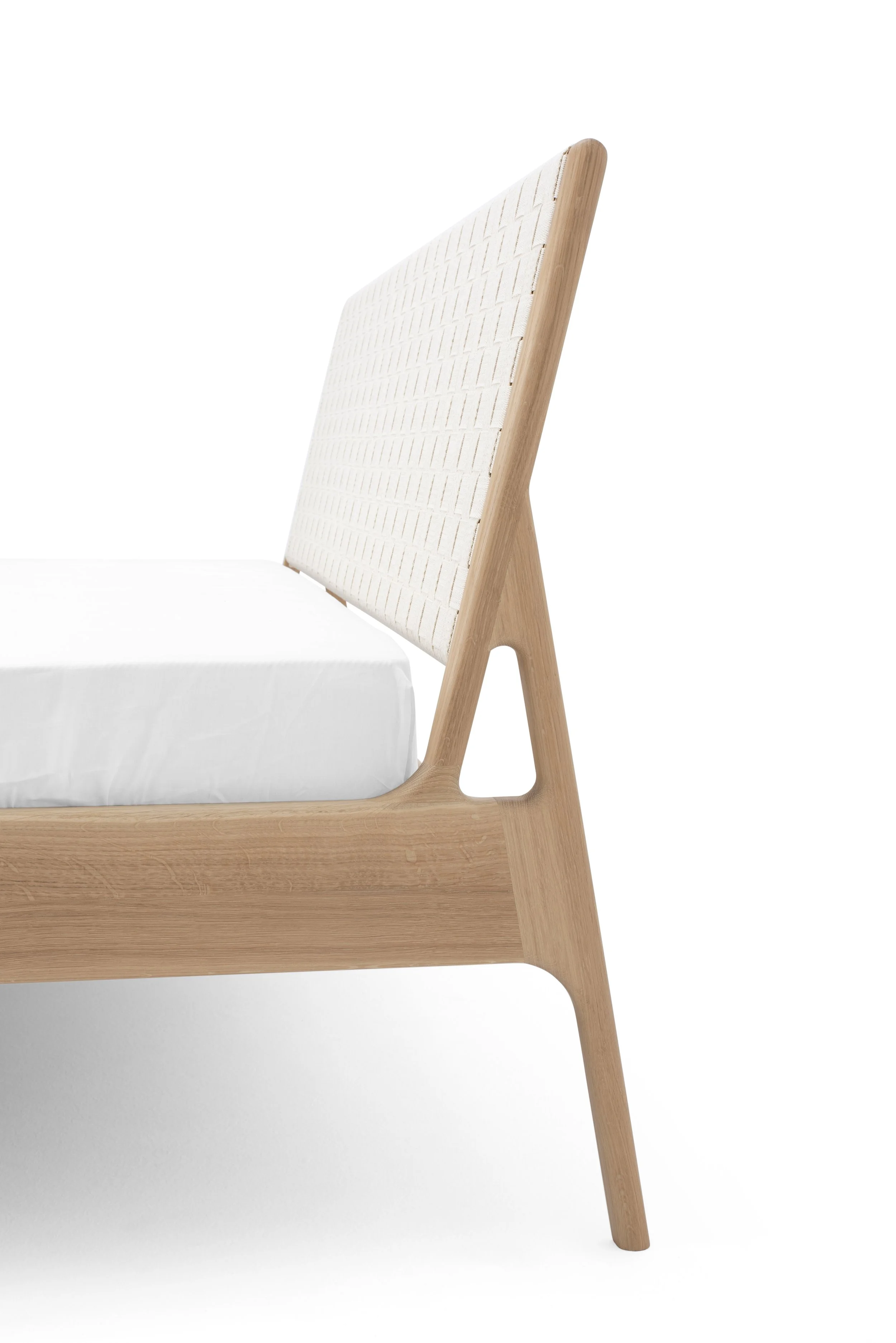 fawn-bed-deep-frame-160x200-oak-white-1015-cotton-webbing-herringbone-natural-beige-5-gazzda (2).jpg