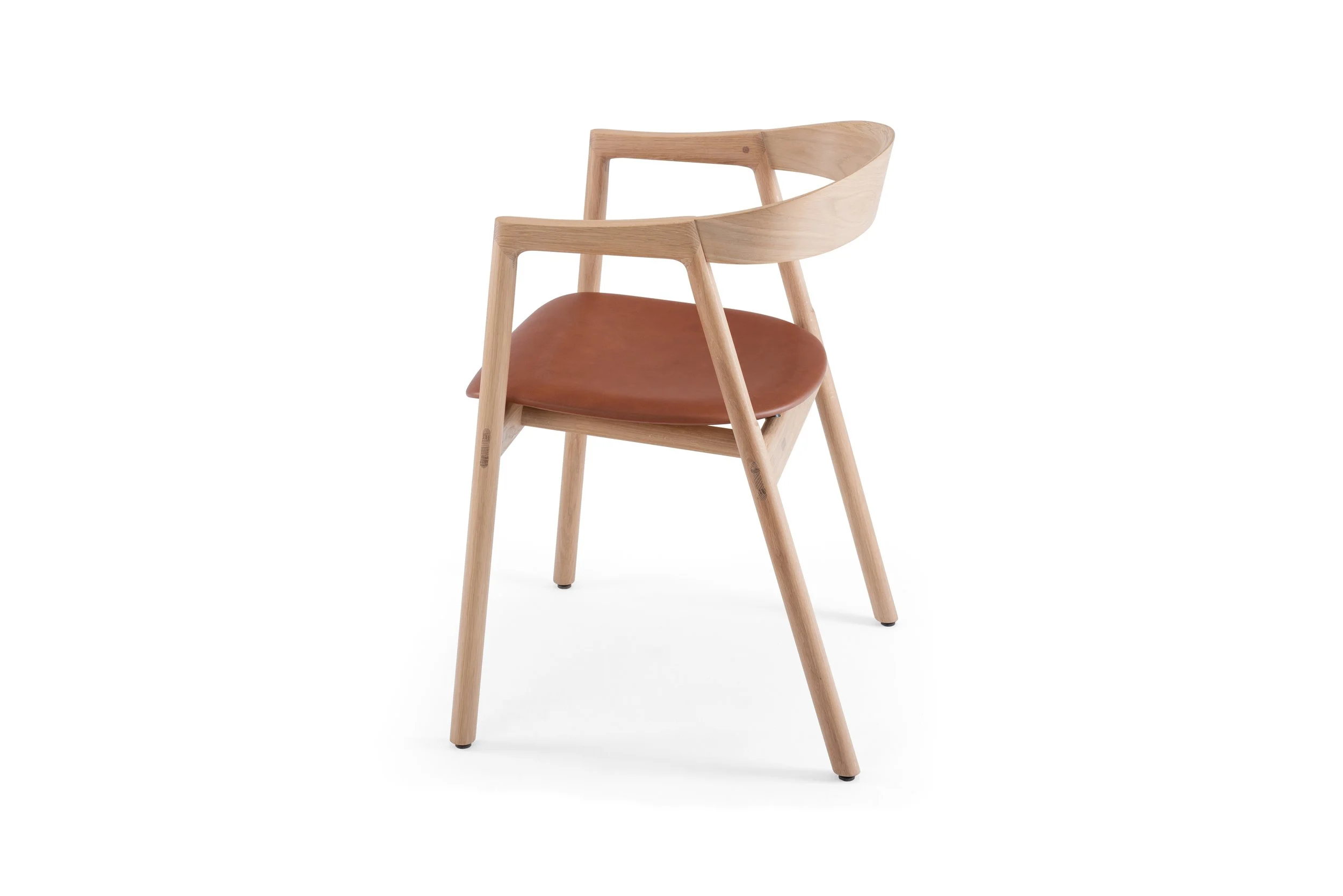 muna-chair-54x53x75-oak-white-1015-dakar-leather-whisky-2732-2-gazzda (1).jpg