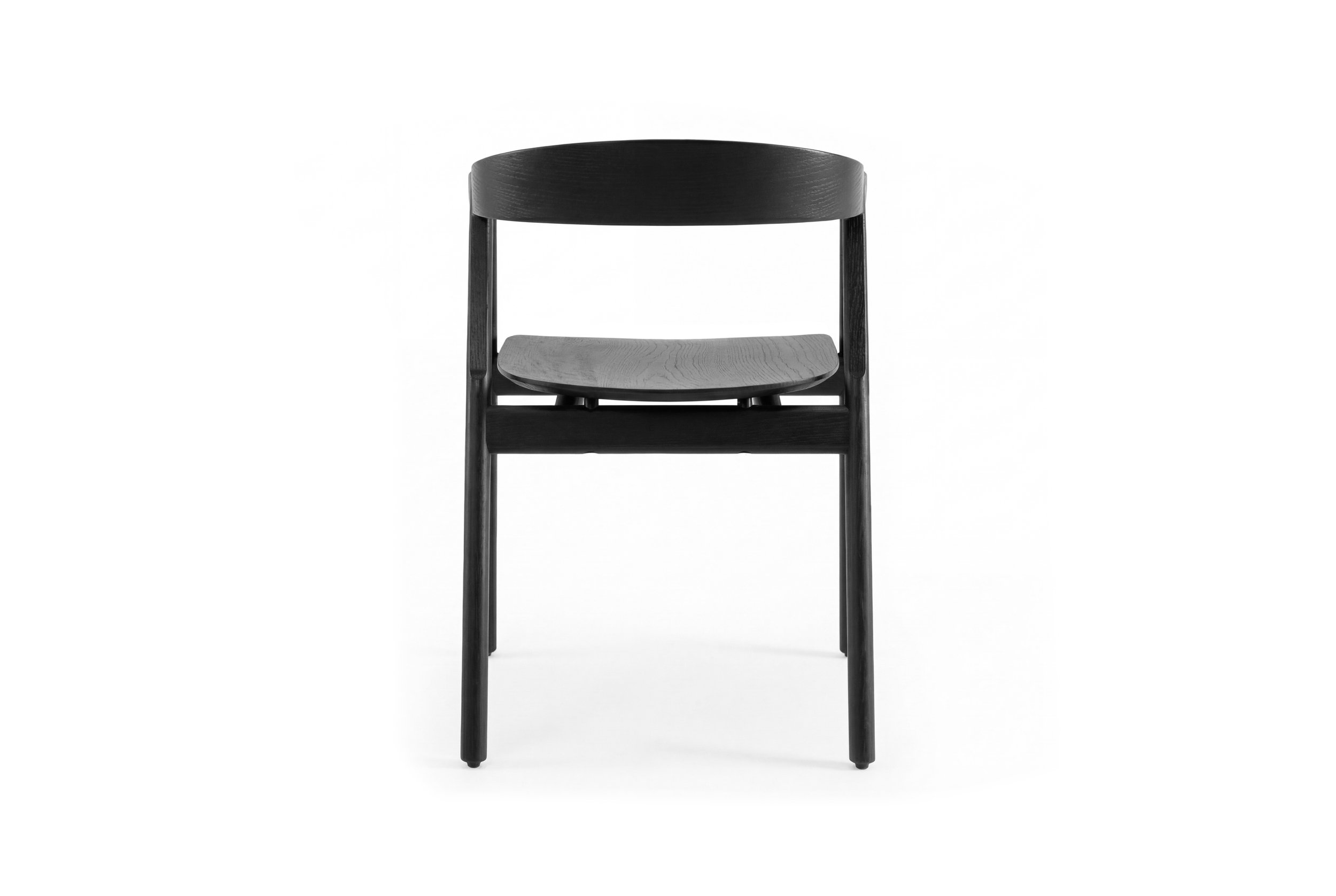 muna-chair-54x53x75-oak-lacquer-black-9005-venner-4-00-gazzda.jpg