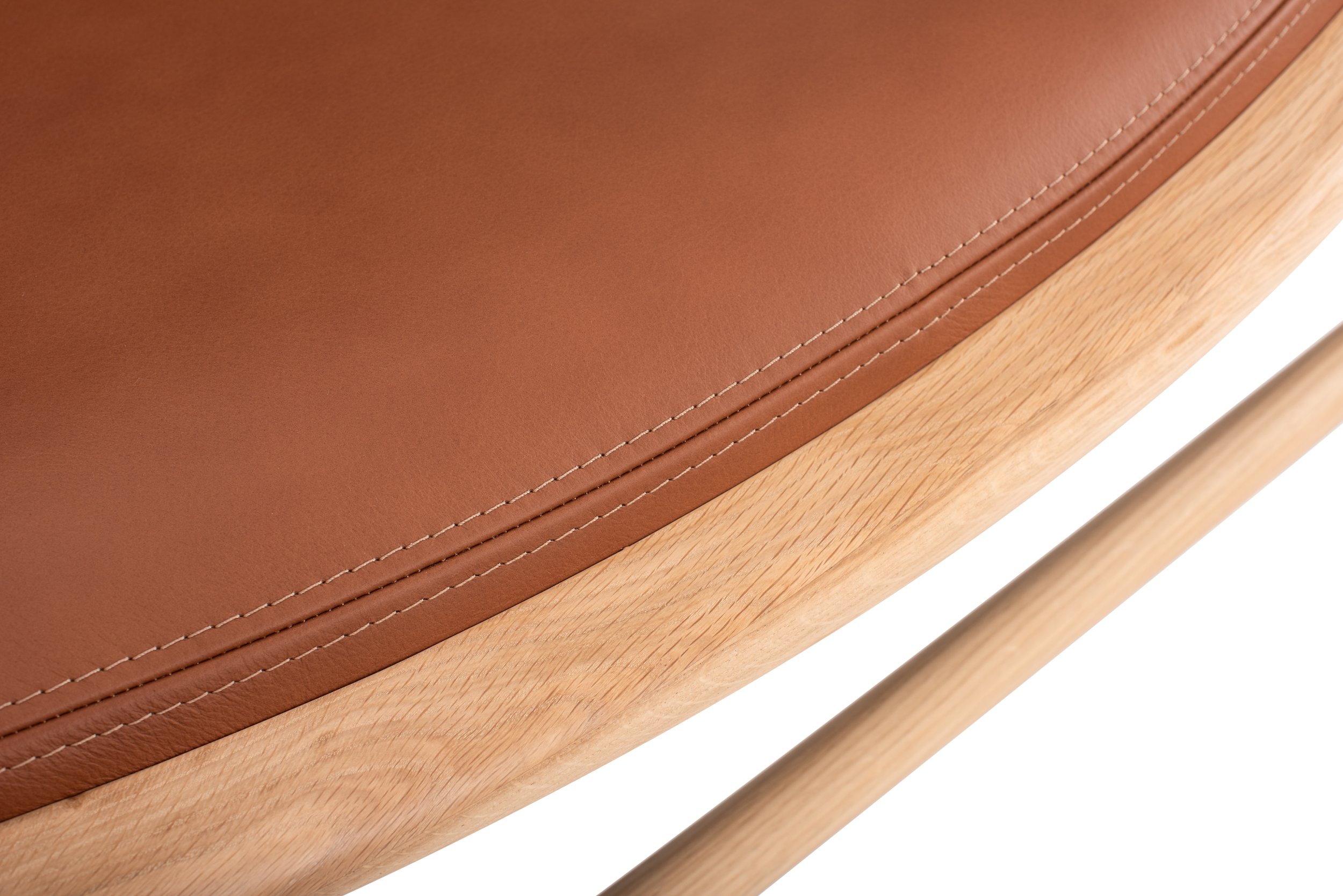 dedo-easy-chair-oak-white-1015-dakar-leather-whisky-2732-0-0-6-gazzda (1).jpg