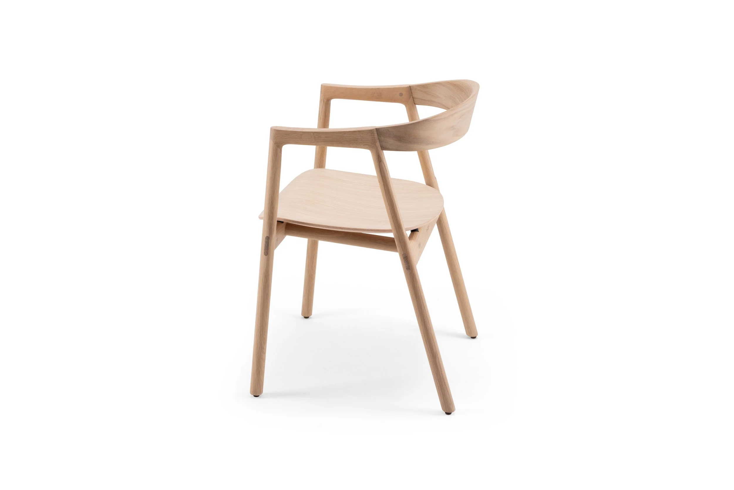 muna-chair-54x53x75-oak-white-1015-venner-1-gazzda (1).jpg