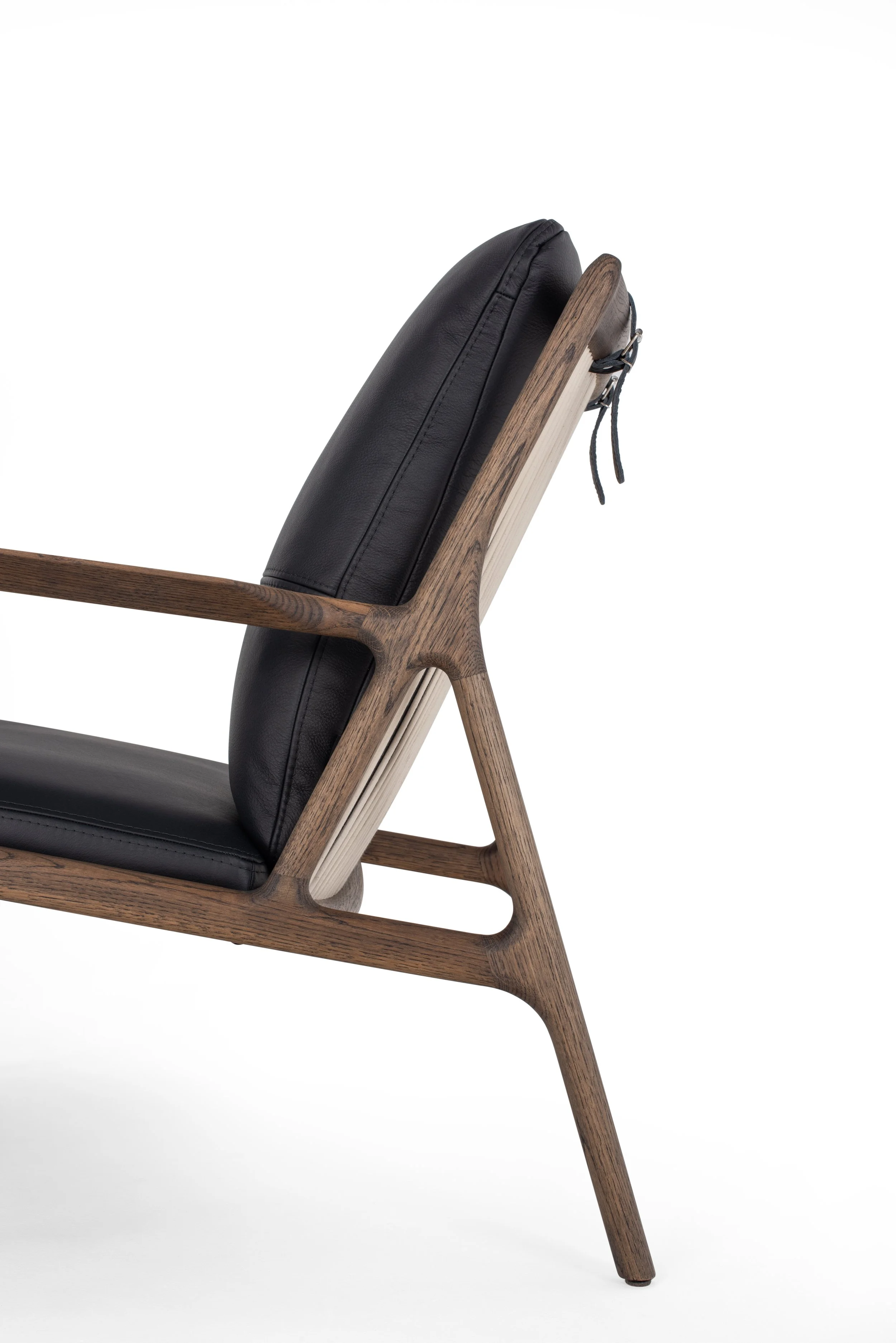 nn-dedo-easy-chair-oak-smoked-163-dakar-leather-black-0500-2026-4-gazzda.jpg