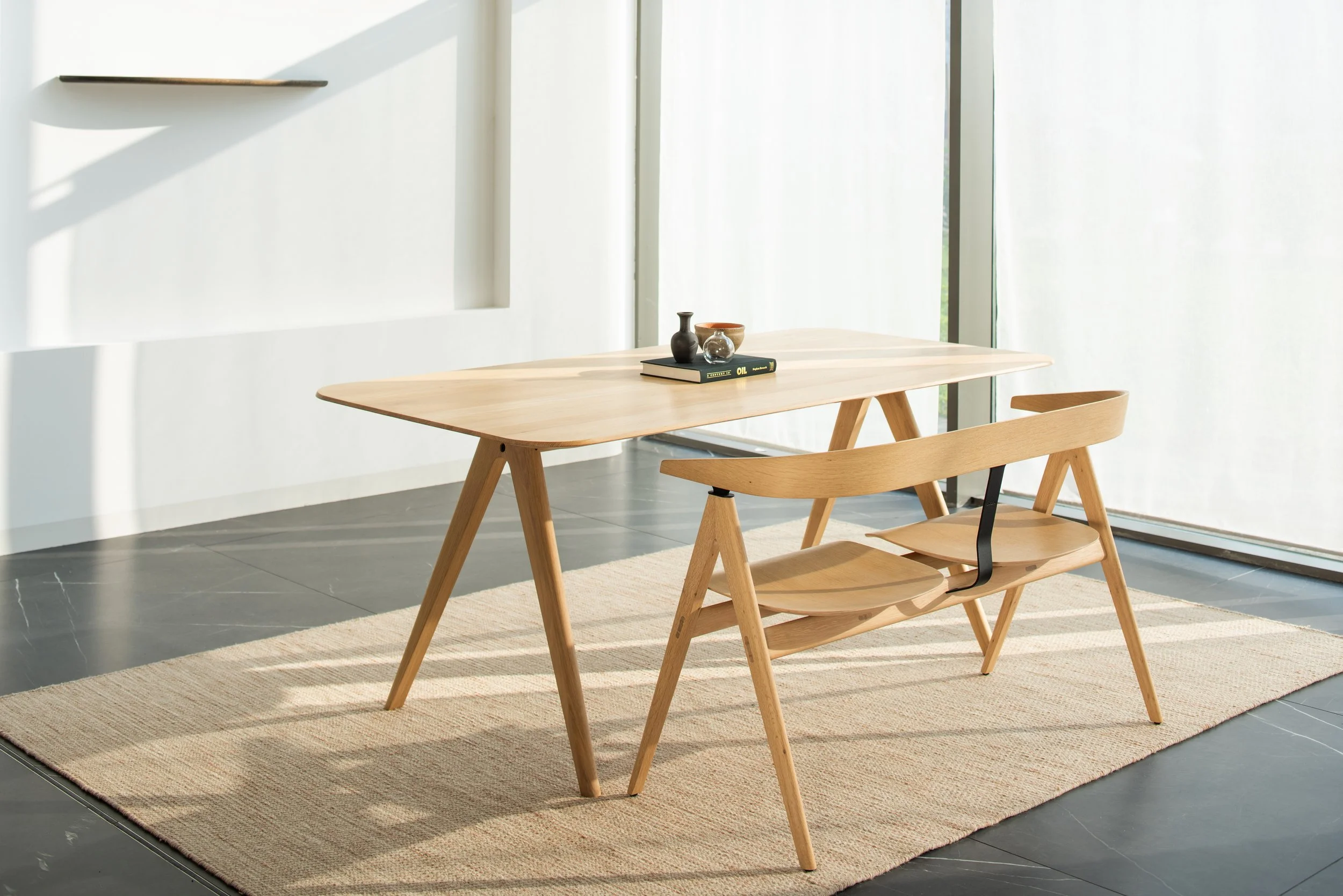 ava-table-160x90x76-oak-white-1015-5-ava-bench-01-01-gazzda.jpg