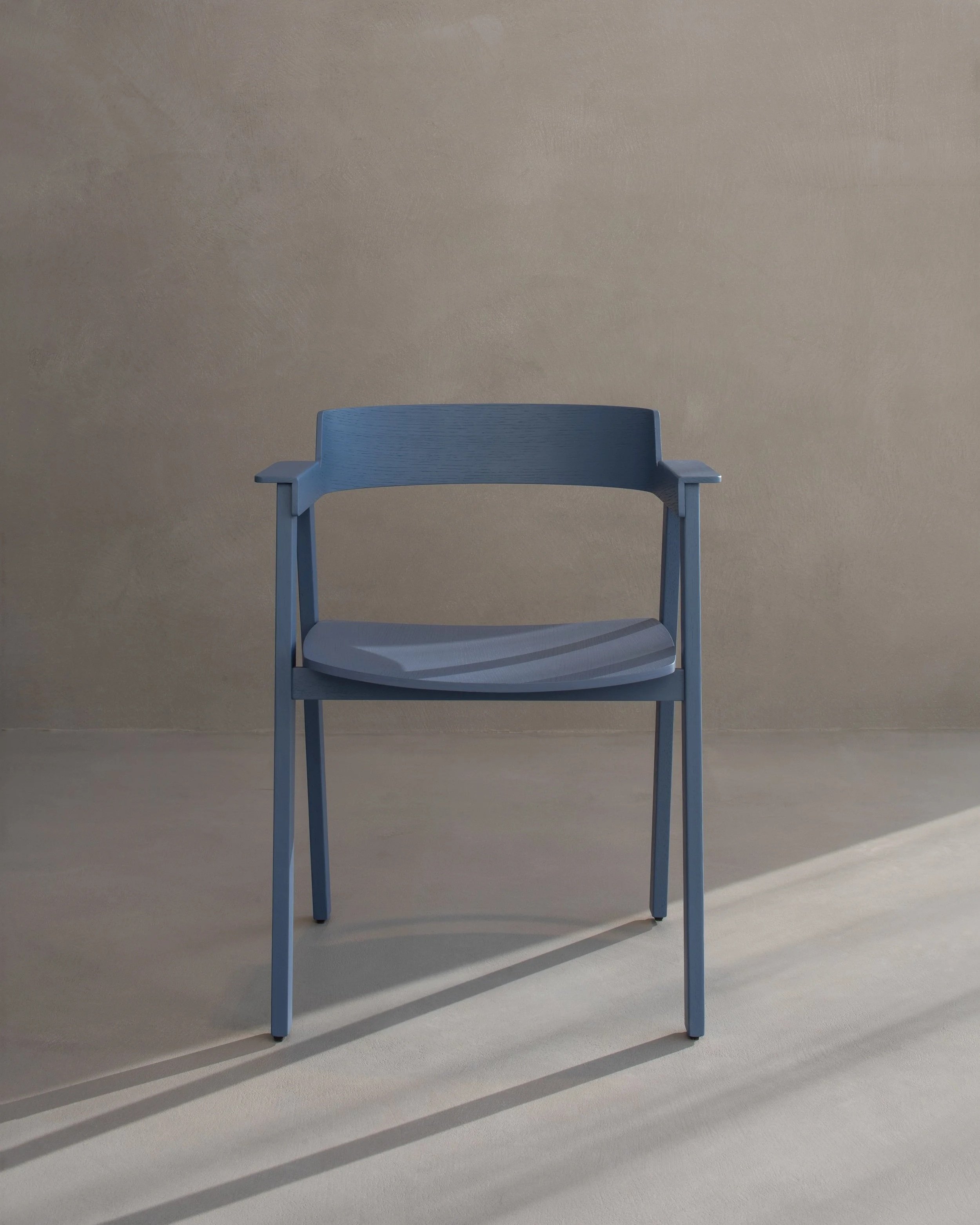 flip-chair-lacquered-oak-5014-blue-1-1-gazzda.jpg