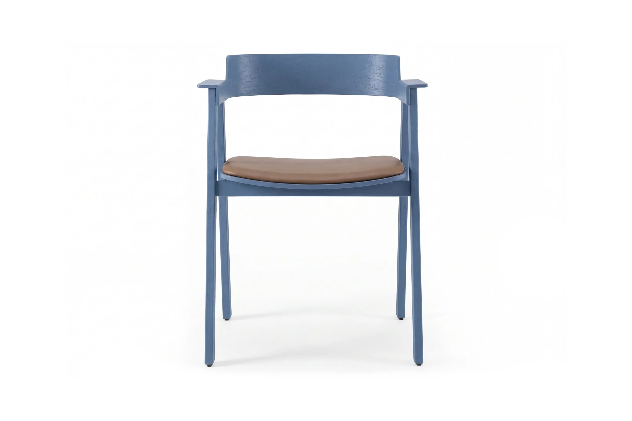 flip-chair-lacquered-oak-5014-blue-silk-leather-SIL0258-nougat-00-2-gazzda.jpg