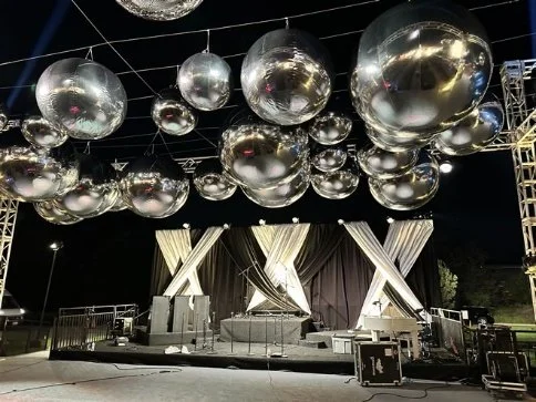Giant Orbs and Trussing