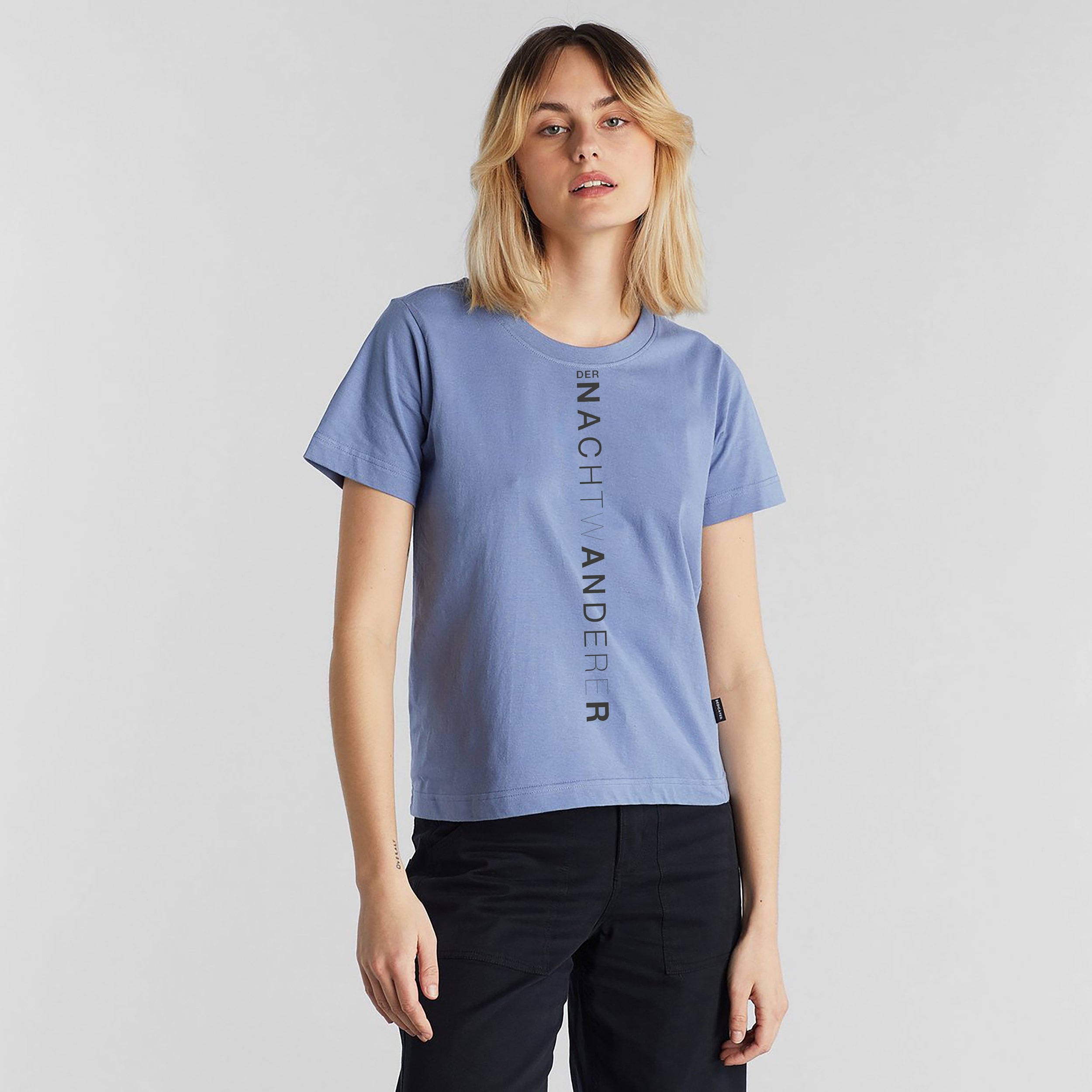 BLUESHIRT_WOMAN2.jpeg