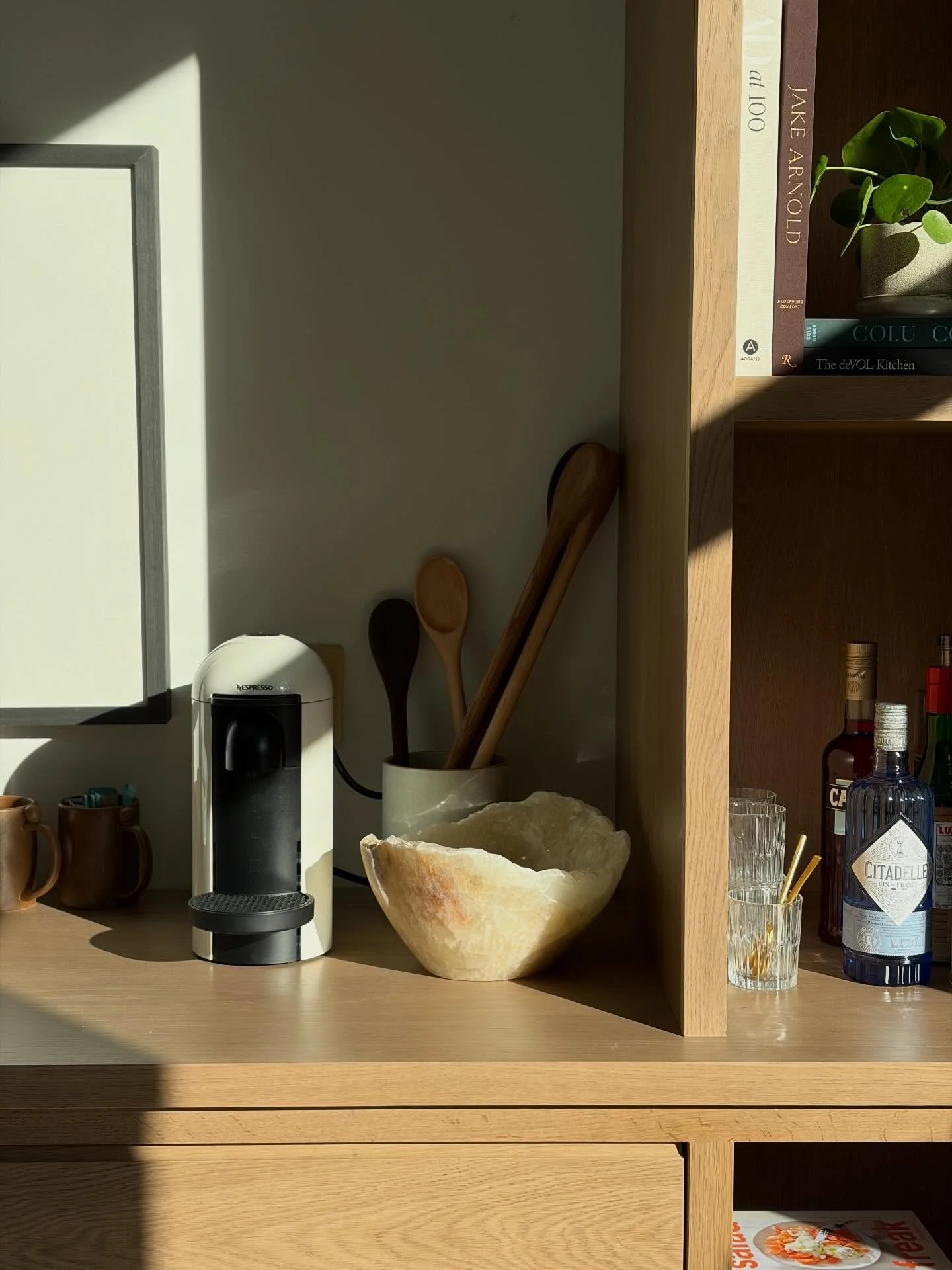 It&rsquo;s getting cozy in our office space✨

Hoping for more pockets of sunshine to carry us through the Michigan winter!