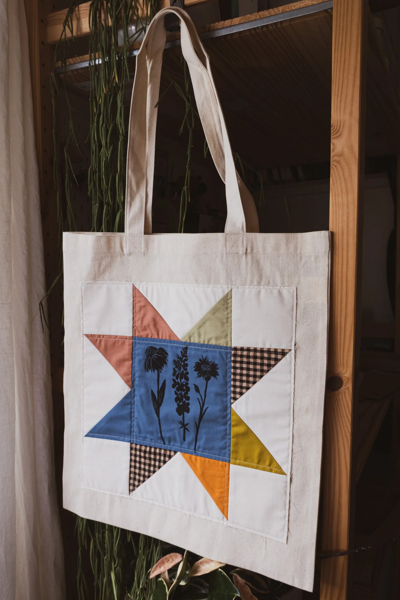 flowers2_totebag_sharellkatelynn.jpg