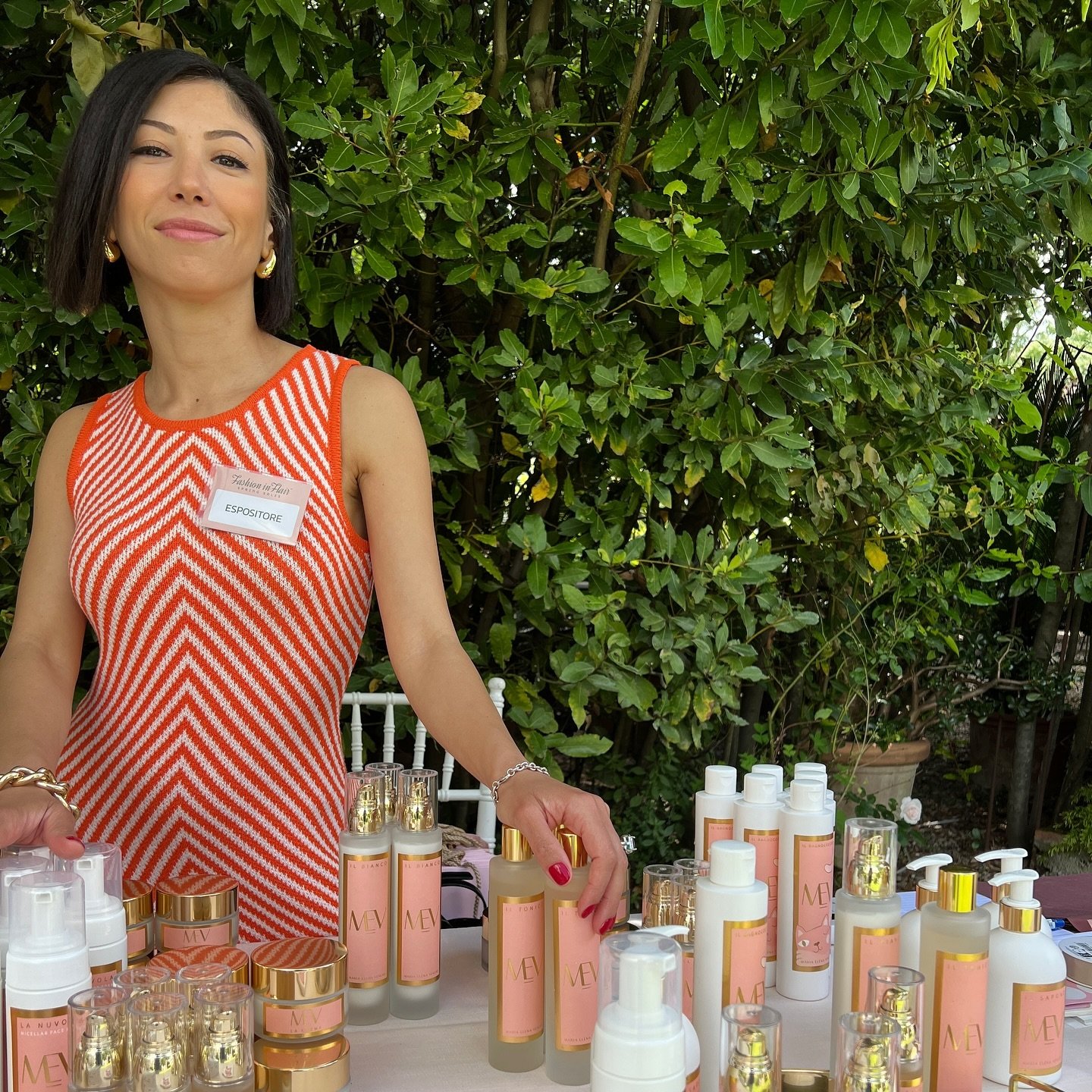 Immergiti nella magia di Firenze con MEV Skincare, il 1-2 giugno alle Serre Torrigiani. 
Scopri i nostri prodotti skincare 100% made in Tuscany. Un evento esclusivo per celebrare la 1 e 2 giugno 🌺🌸 Fashion in Flair -Spring Sales 🌸🌺 
Vi aspetto ne