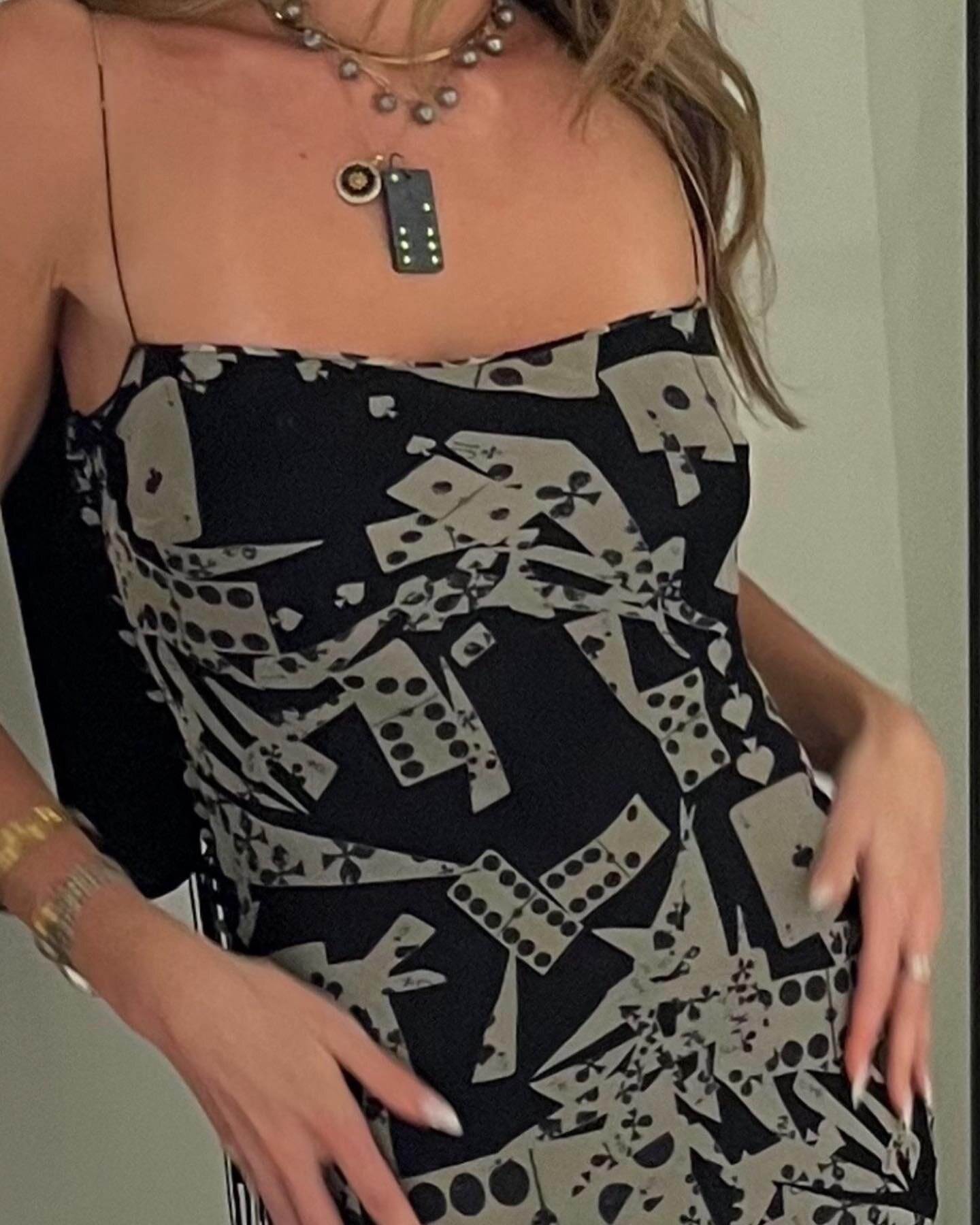 if you need us we&rsquo;ll just be screaming &amp; crying over this combo 😭🎲🖤 

details:
&bull;custom black &amp; green domino necklace from modomiostudio
&bull;vintage Christian Dior 2001 Silk Playing Card + Domino Gown from  @garment_modern 
&bu