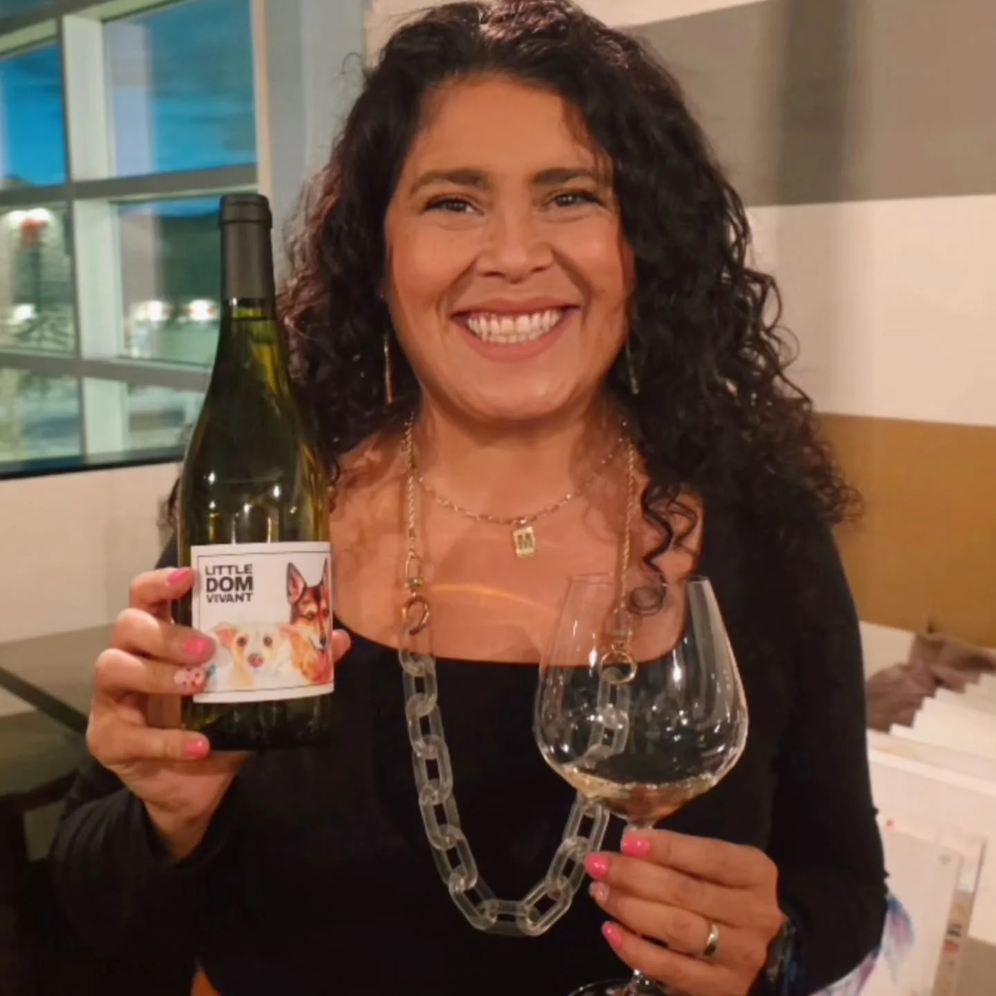 Last night I was invited to he alumni event at the University of Alberta and it was so much fun. Really there was an amazing energy in the room.

Here are my highlights:

🍷 Showcasing the new Dom Vivant wine label I designed. Seeing my artwork on th