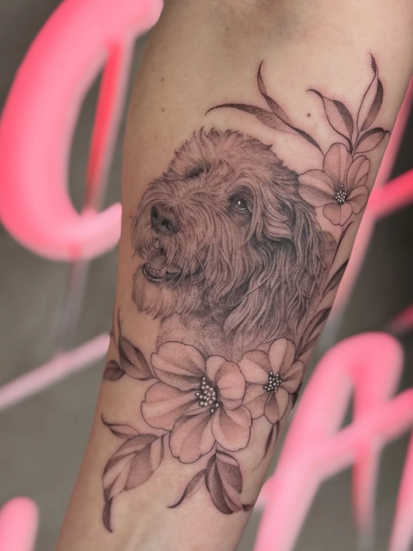 @stabsbymads recent dog portrait 🖤 Such a beautiful piece.