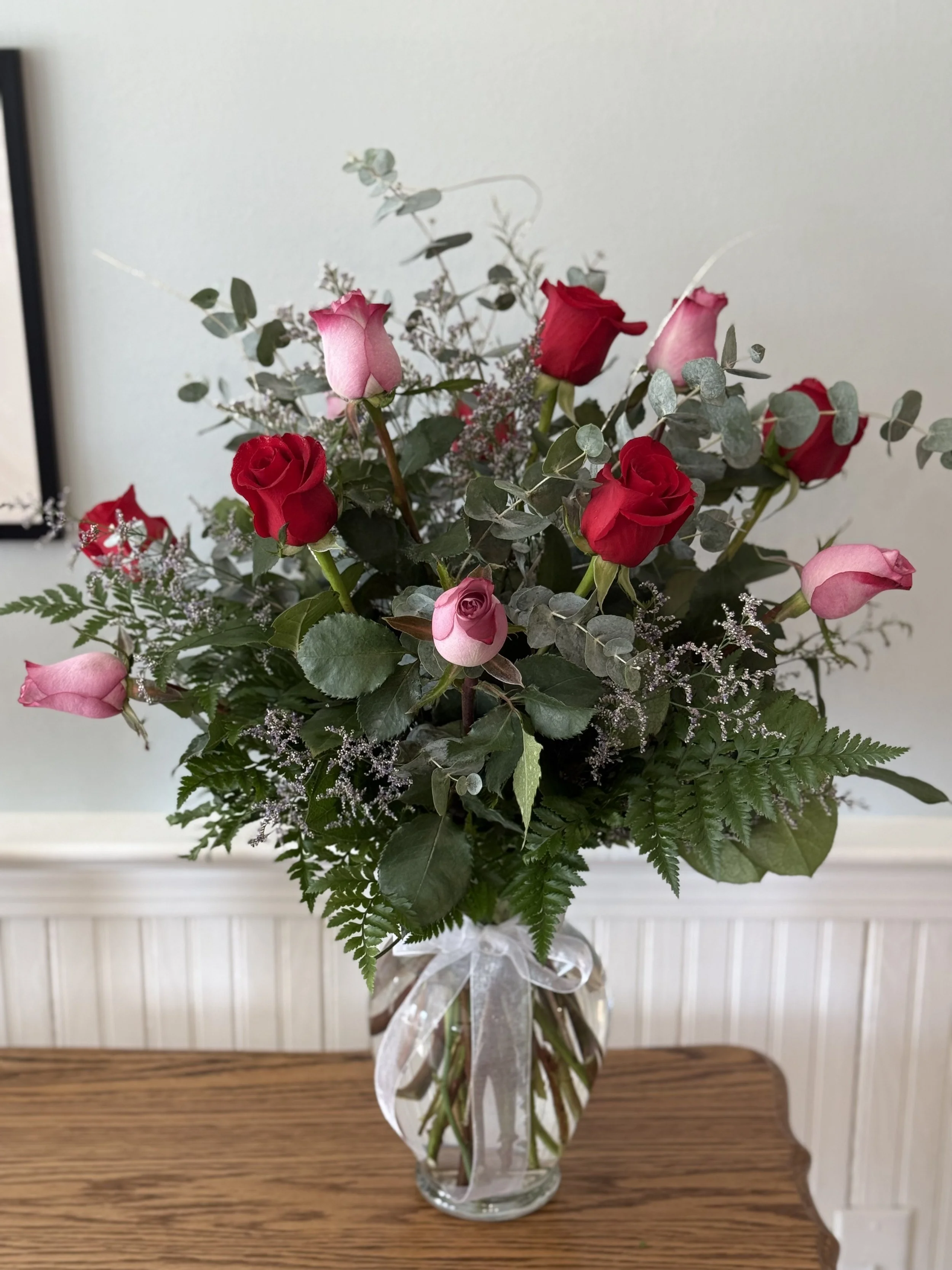 E56 * One Dozen Roses/Market Price