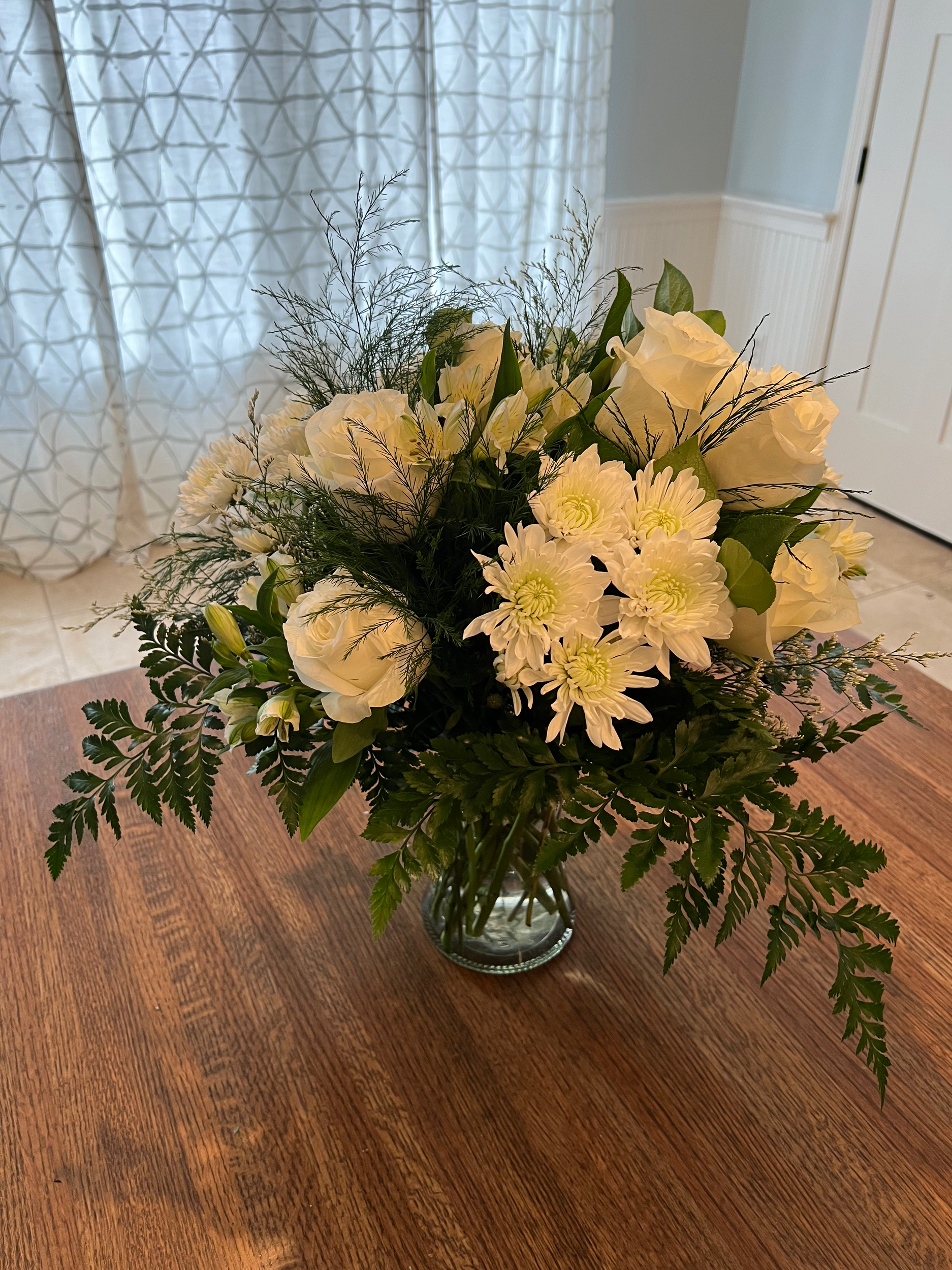 H43 Vase Arrangement (Standard $45, Premium $80, Luxury $120) *Standard Shown*