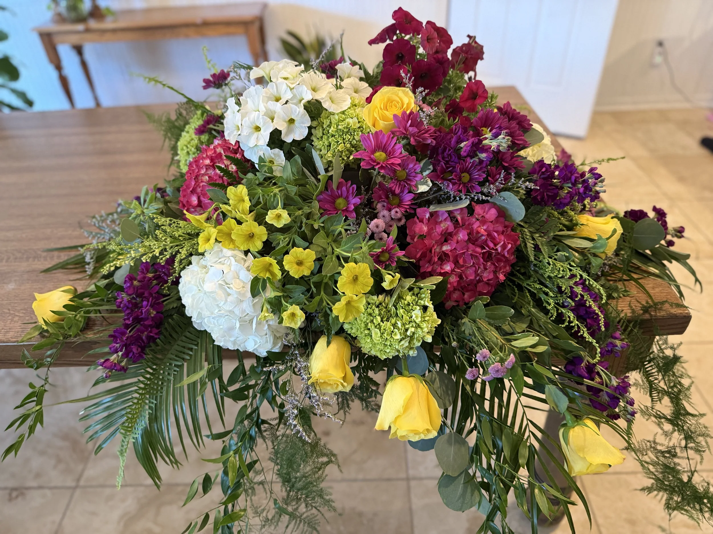CS46 (Standard: $350, Premium: $425, Luxury: $500) *Luxury Shown* **Contains seasonal flowers
