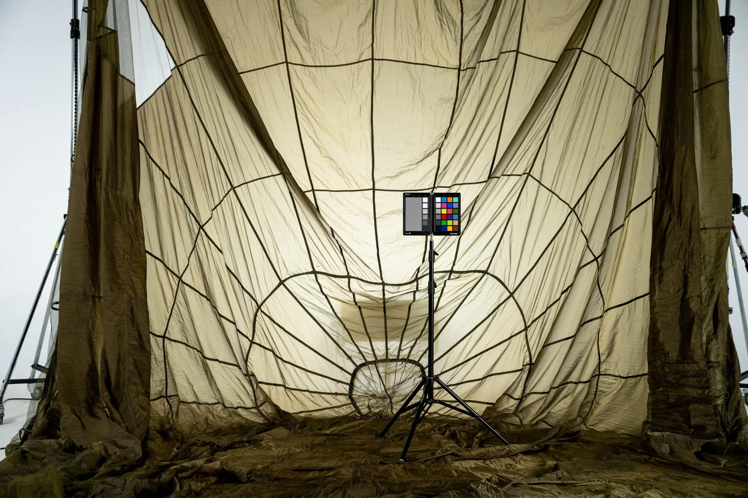KHAKI PARACHUTE-3.jpg