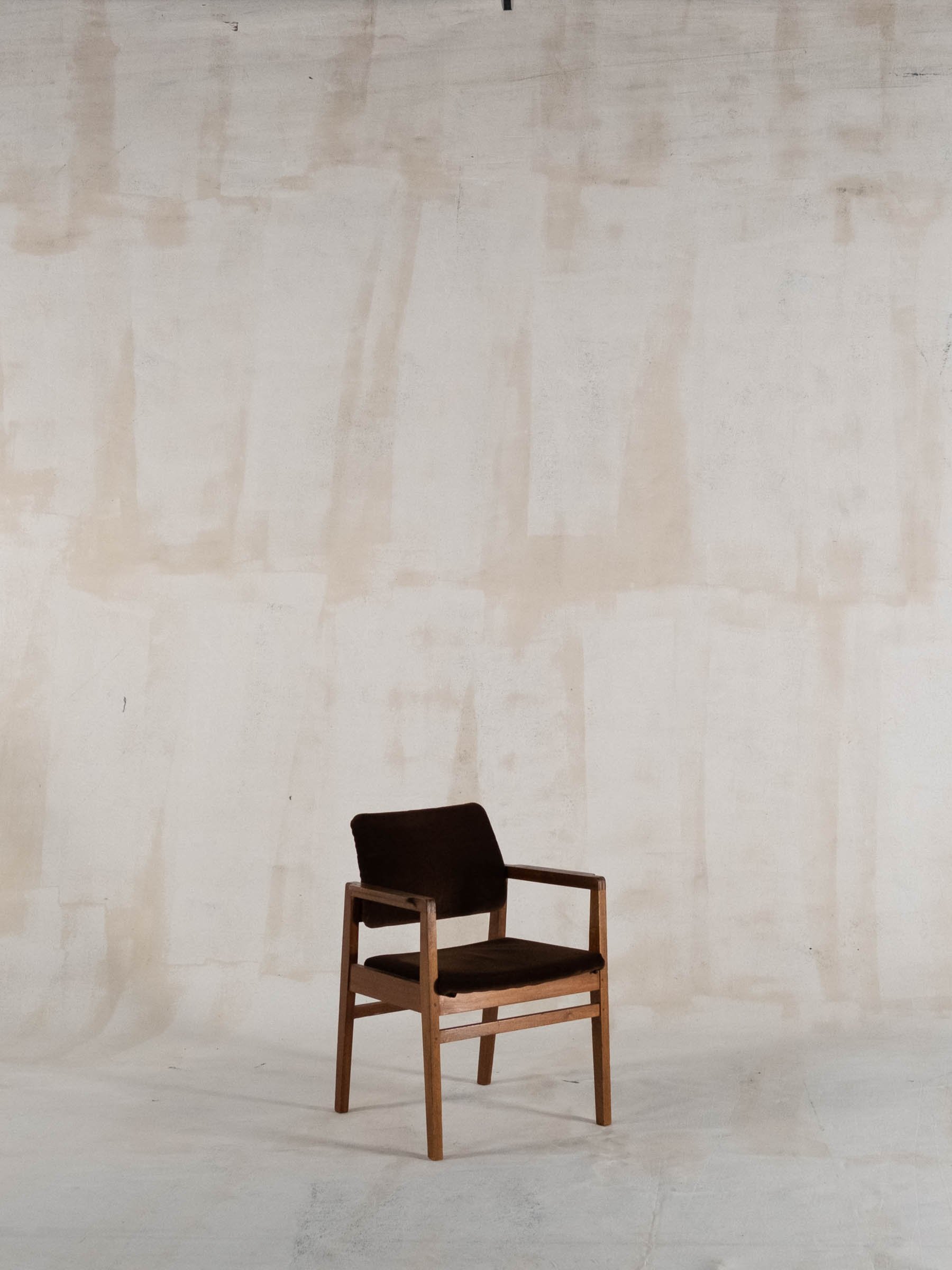 HUGH - 0412B-1- CHAIR - CROPPED.jpg