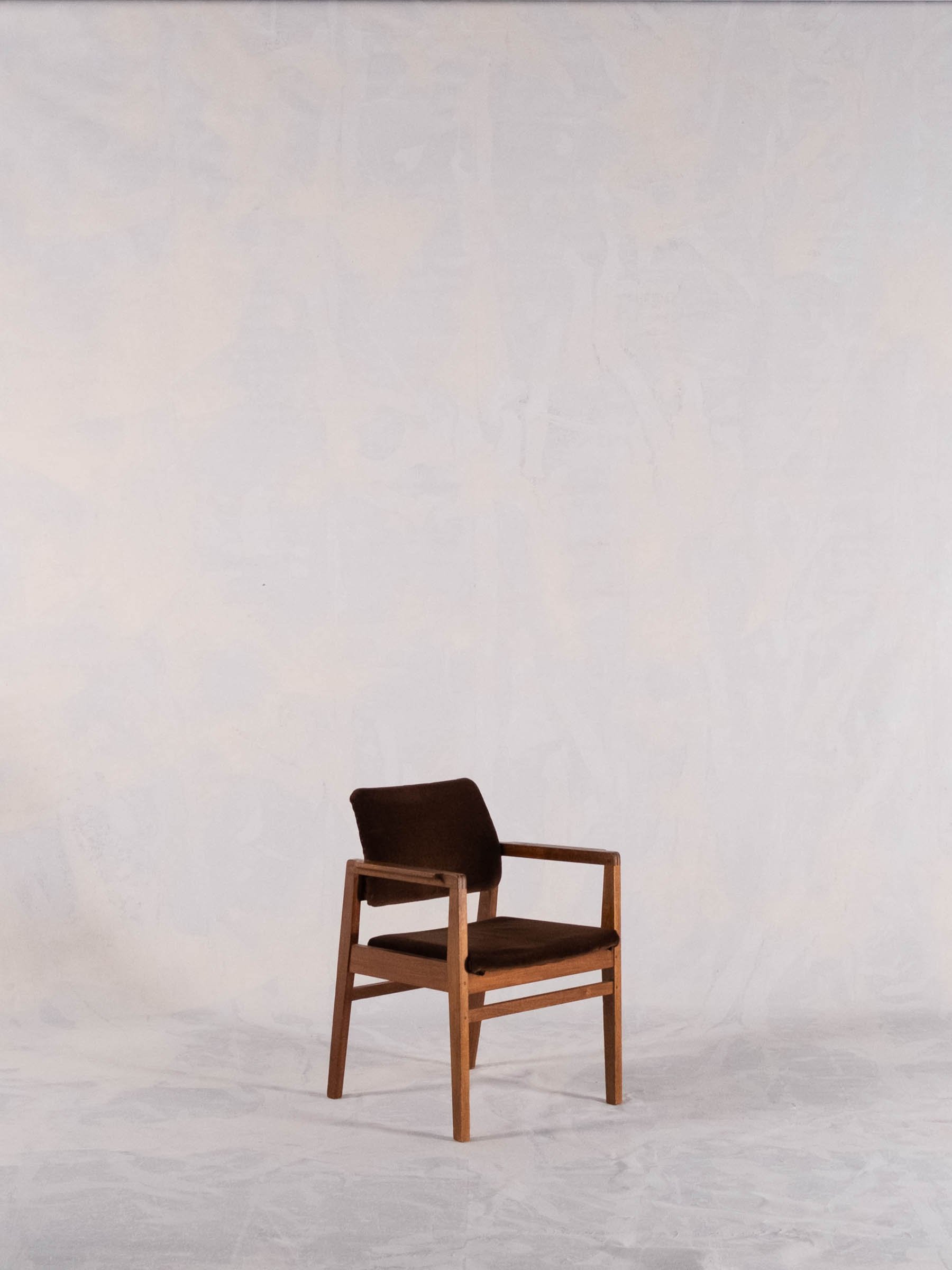 BOO - 0713B-1- CHAIR - CROPPED.jpg